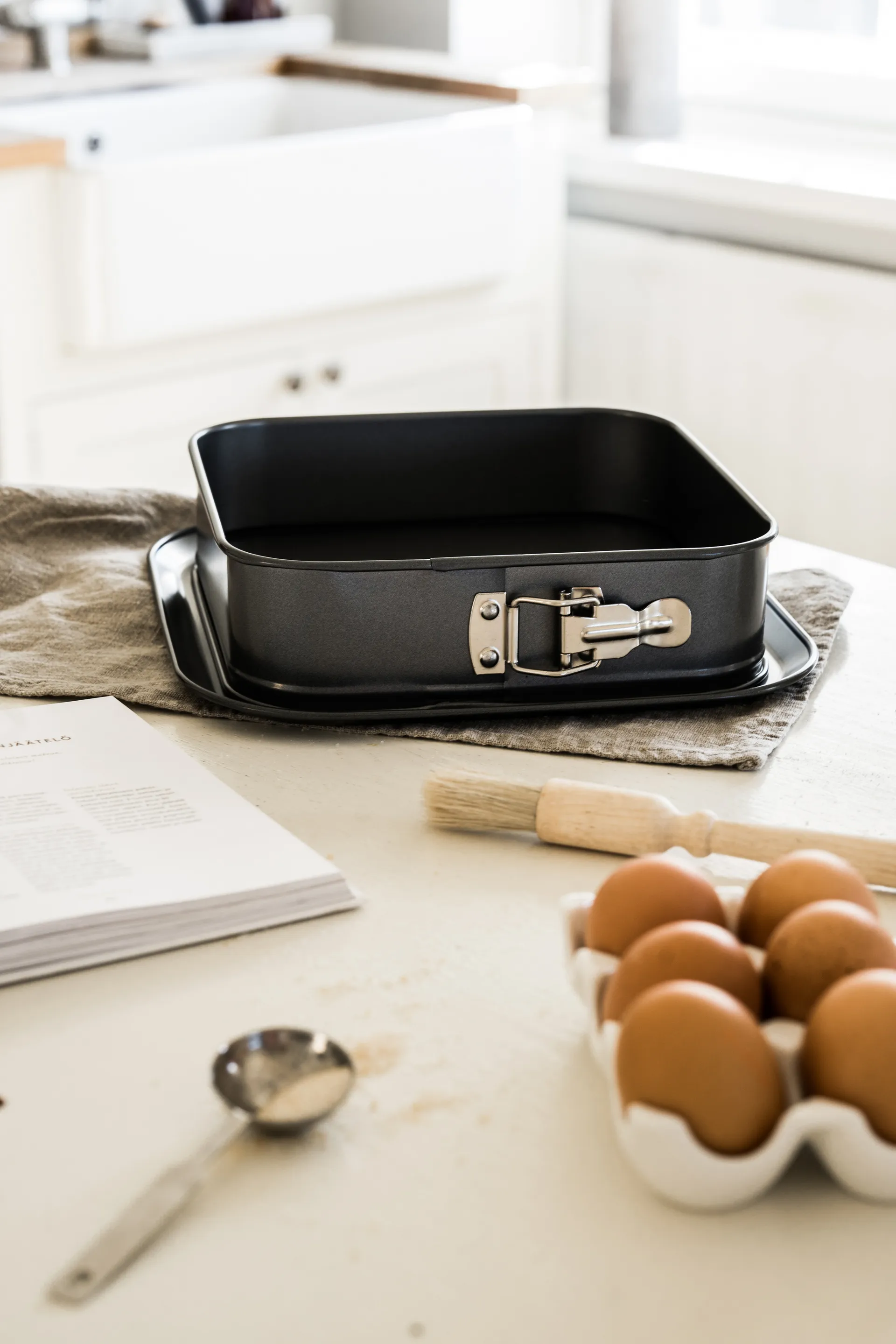 Heirol neliönmuotoinen irtopohjavuoka extraleveä pohja, 24 x 24 cm Heirol