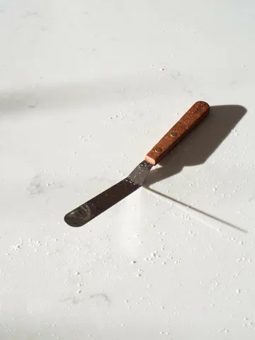 Palettiveitsi kulmikkaalla puukahvalla - Ruusu-/puu-ruostumaton teräs - Heirol