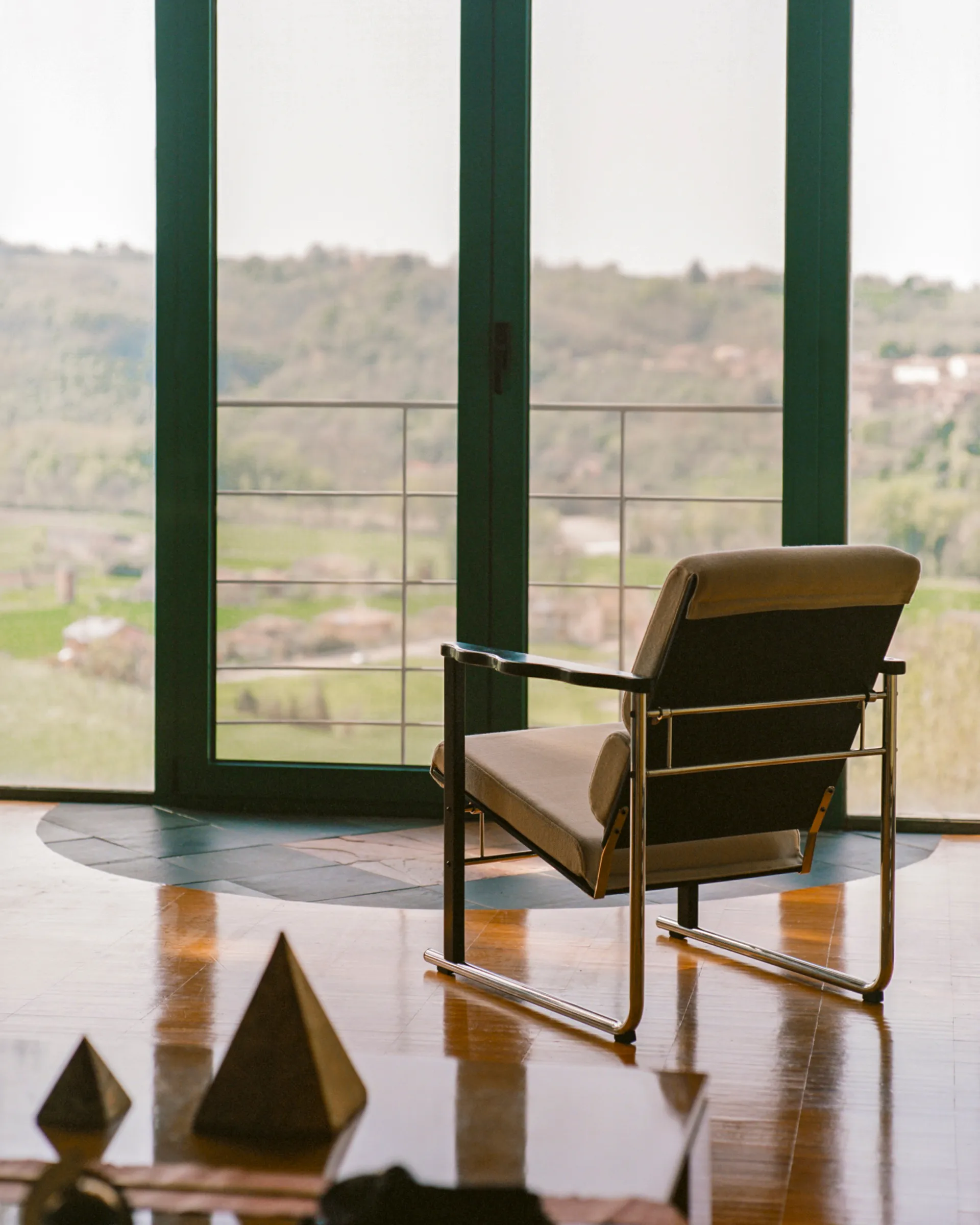 Experiment 501 lounge-nojatuoli, Green-black leather Hem