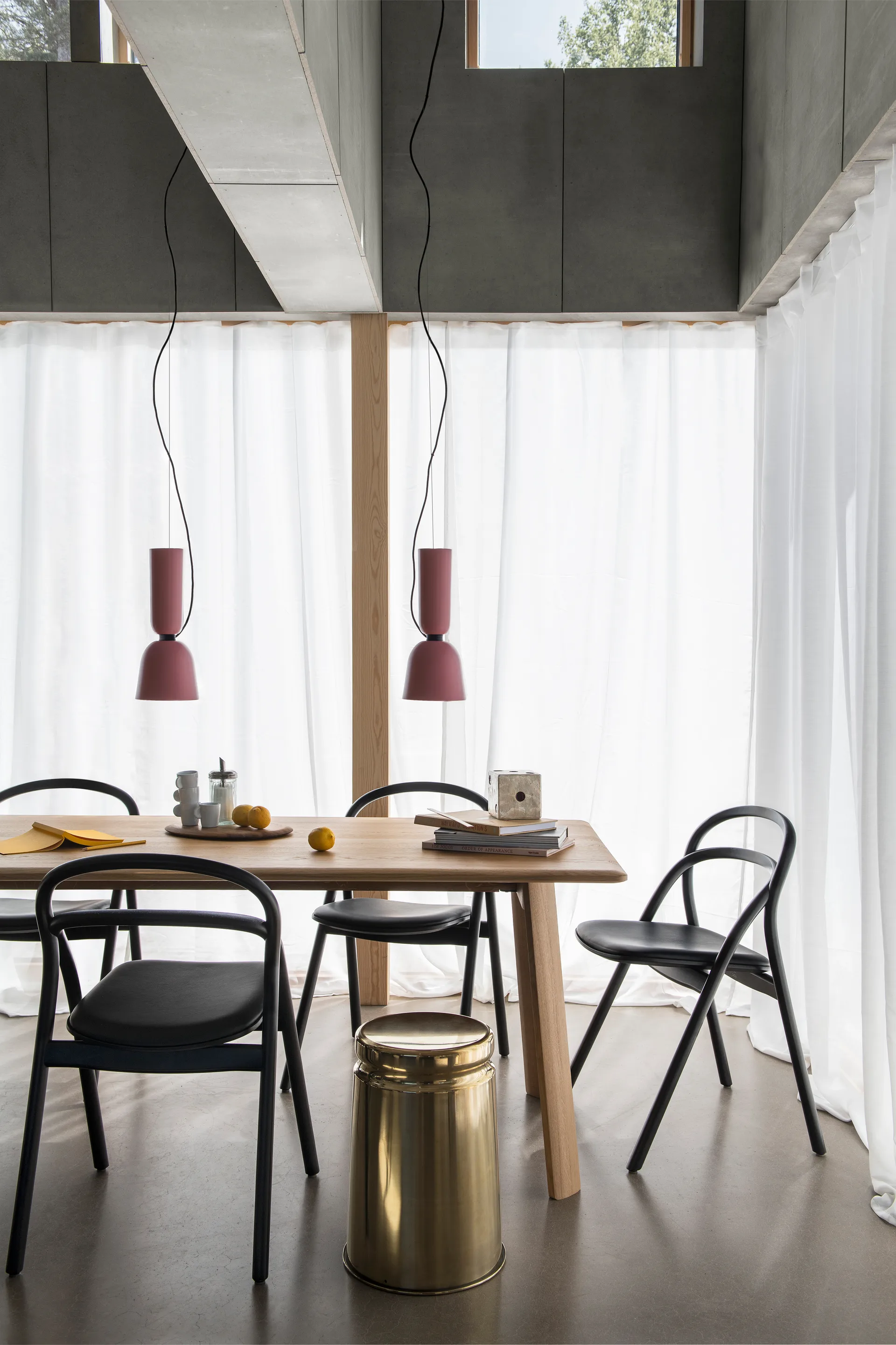 Last jakkara Ø32x44 cm, Brass Hem