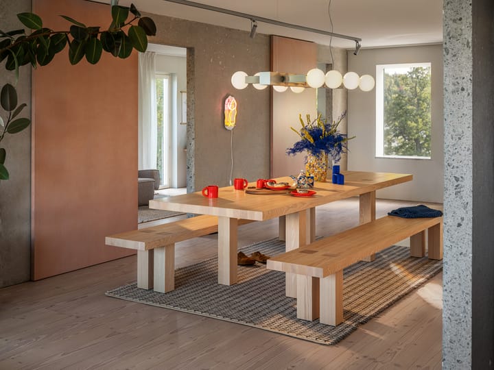 Max ruokapöytä penkkeineen 250 cm, Saarni Hem