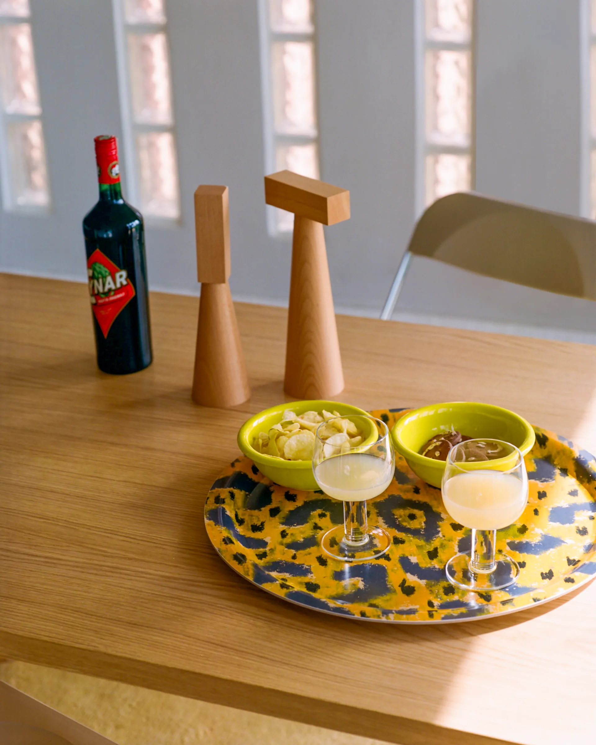 Monster tarjotin Medium Ø49 cm, Ochre yellow-grey-black Hem