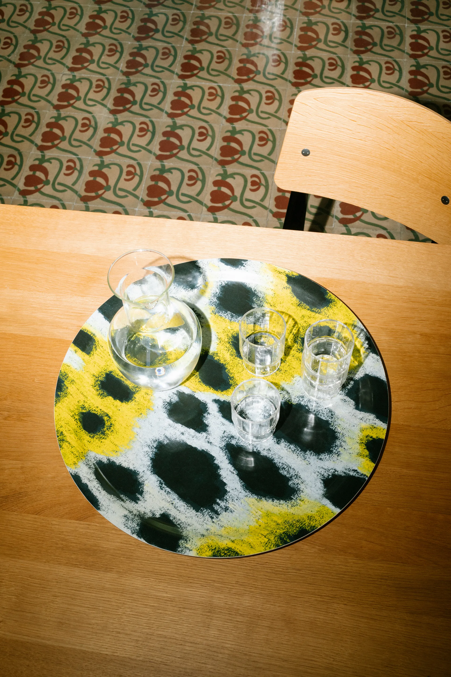 Monster tarjotin Medium Ø49 cm, White-yellow-black Hem