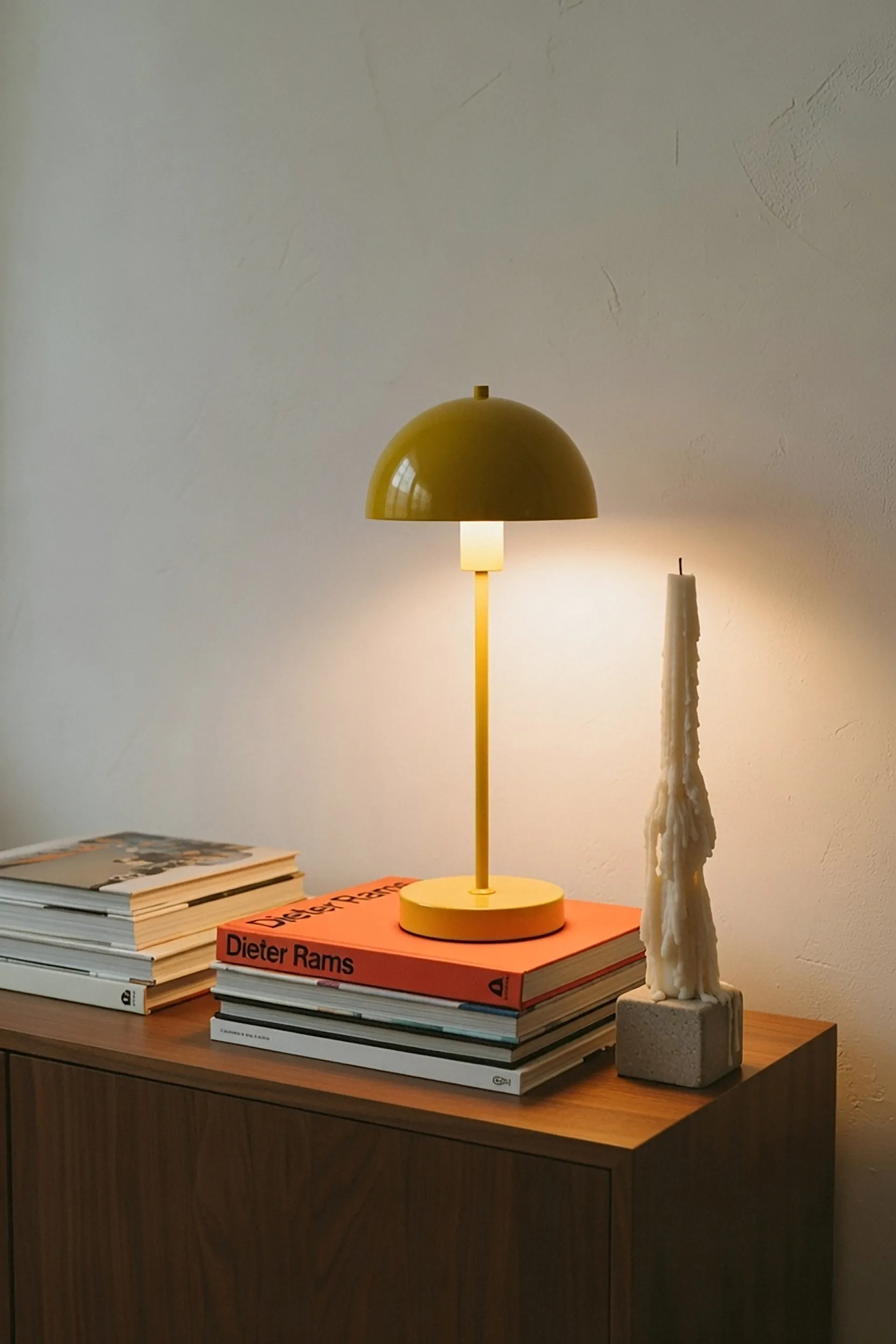 Vienda pöytävalaisin, Mango yellow Herstal