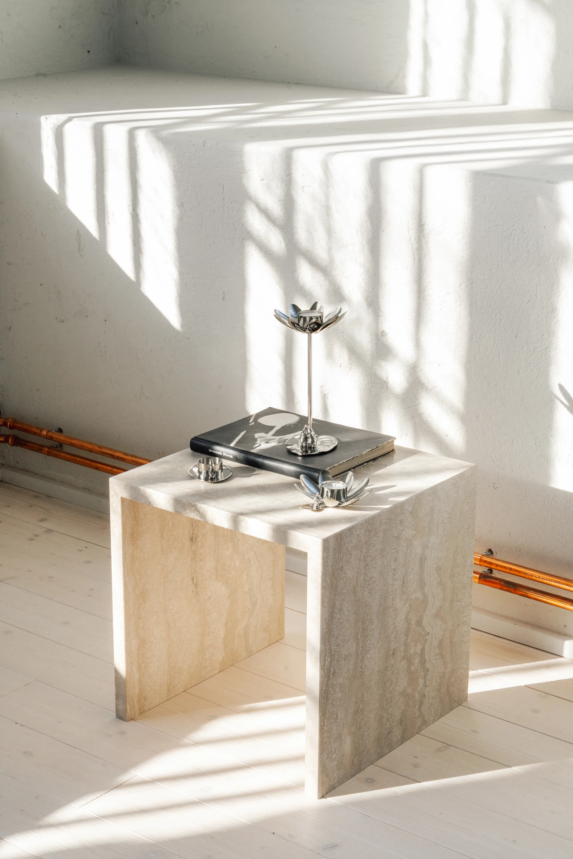 Hilke X Mumin No.3 kynttilänjalka, Nikkelöity messinki. Hilke Collection