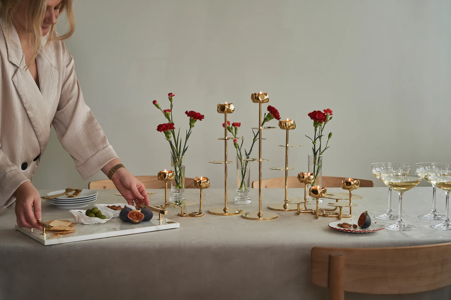 Ninfea Alta kynttilänjalka 30 cm, Messinki Hilke Collection