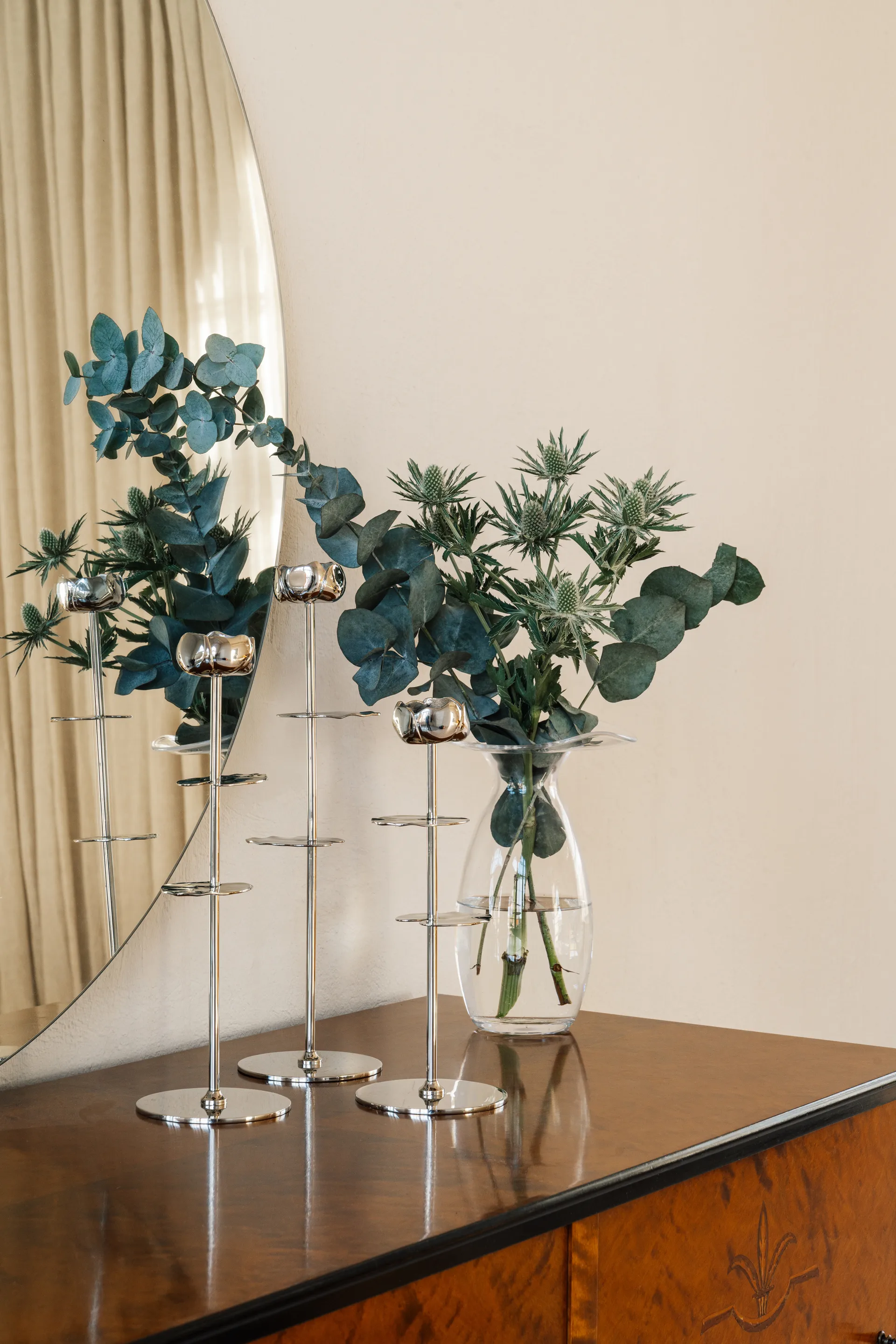 Ninfea Alta kynttilänjalka 30 cm, Nikkelöity messinki. Hilke Collection