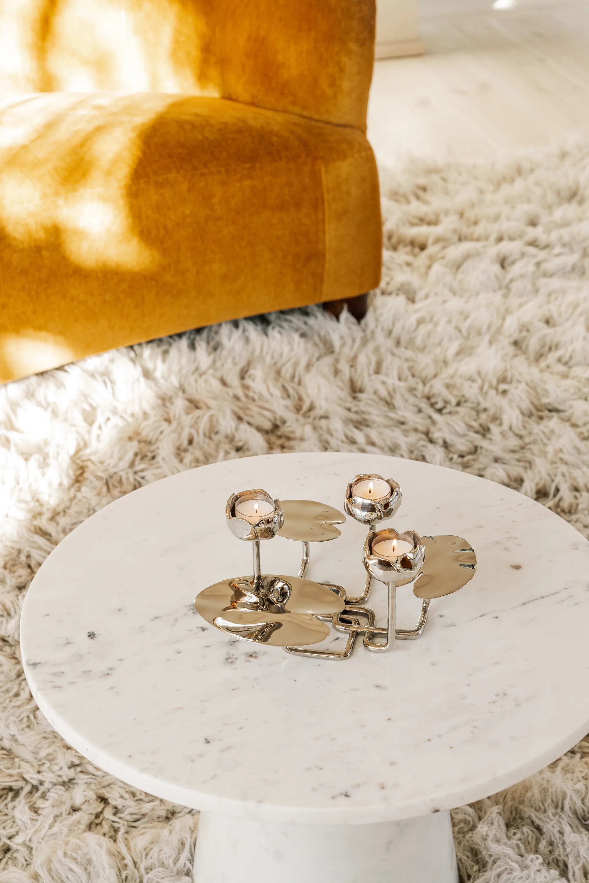 Ninfea grande kynttilänjalka, Nikkelöity messinki. Hilke Collection