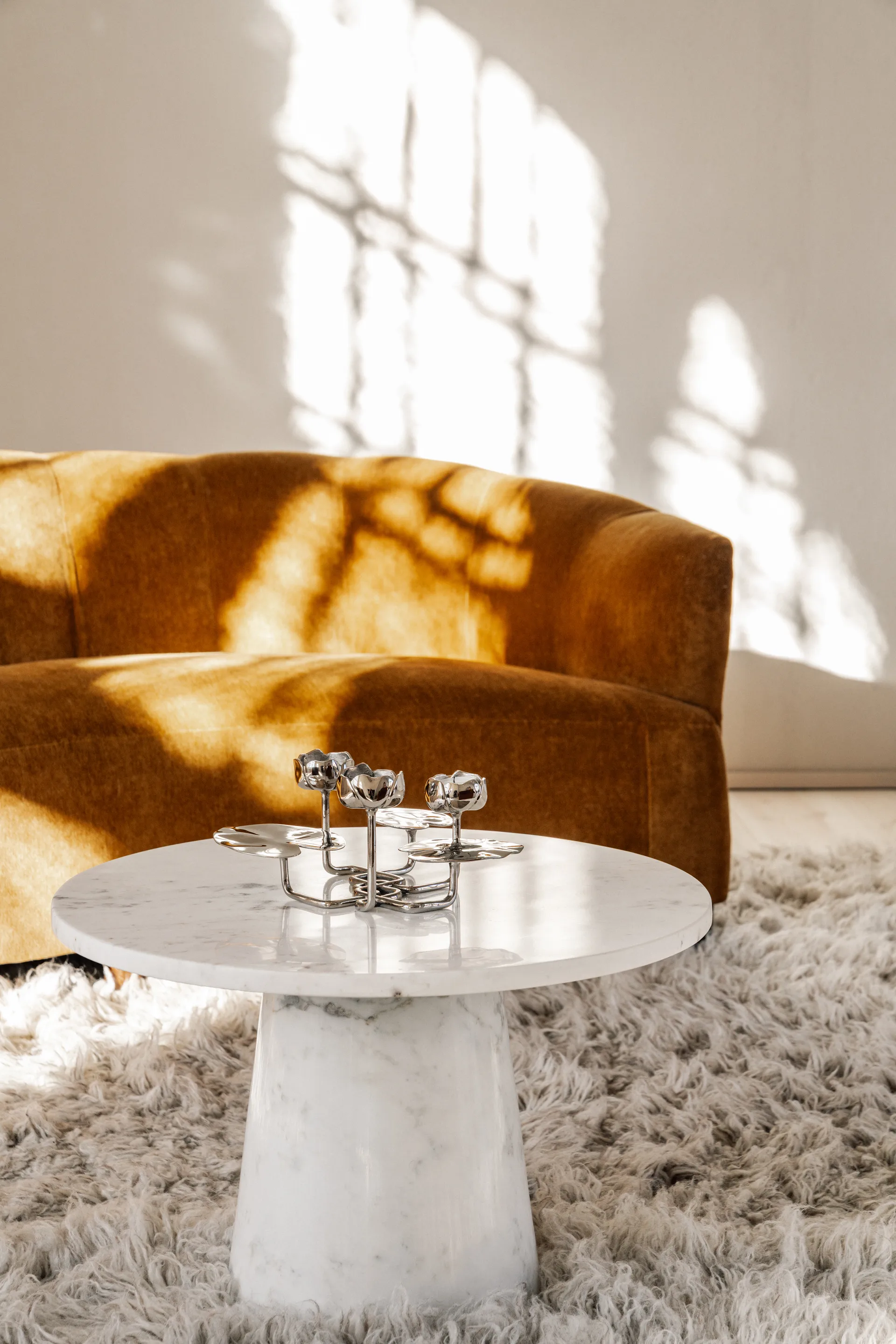 Ninfea grande kynttilänjalka, Nikkelöity messinki. Hilke Collection