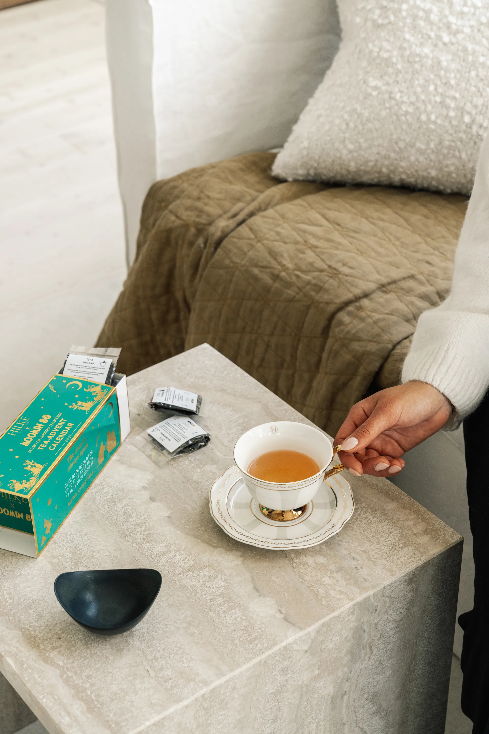 Strisce Tortora kuppi ja lautanen, 22 cl Hilke Collection