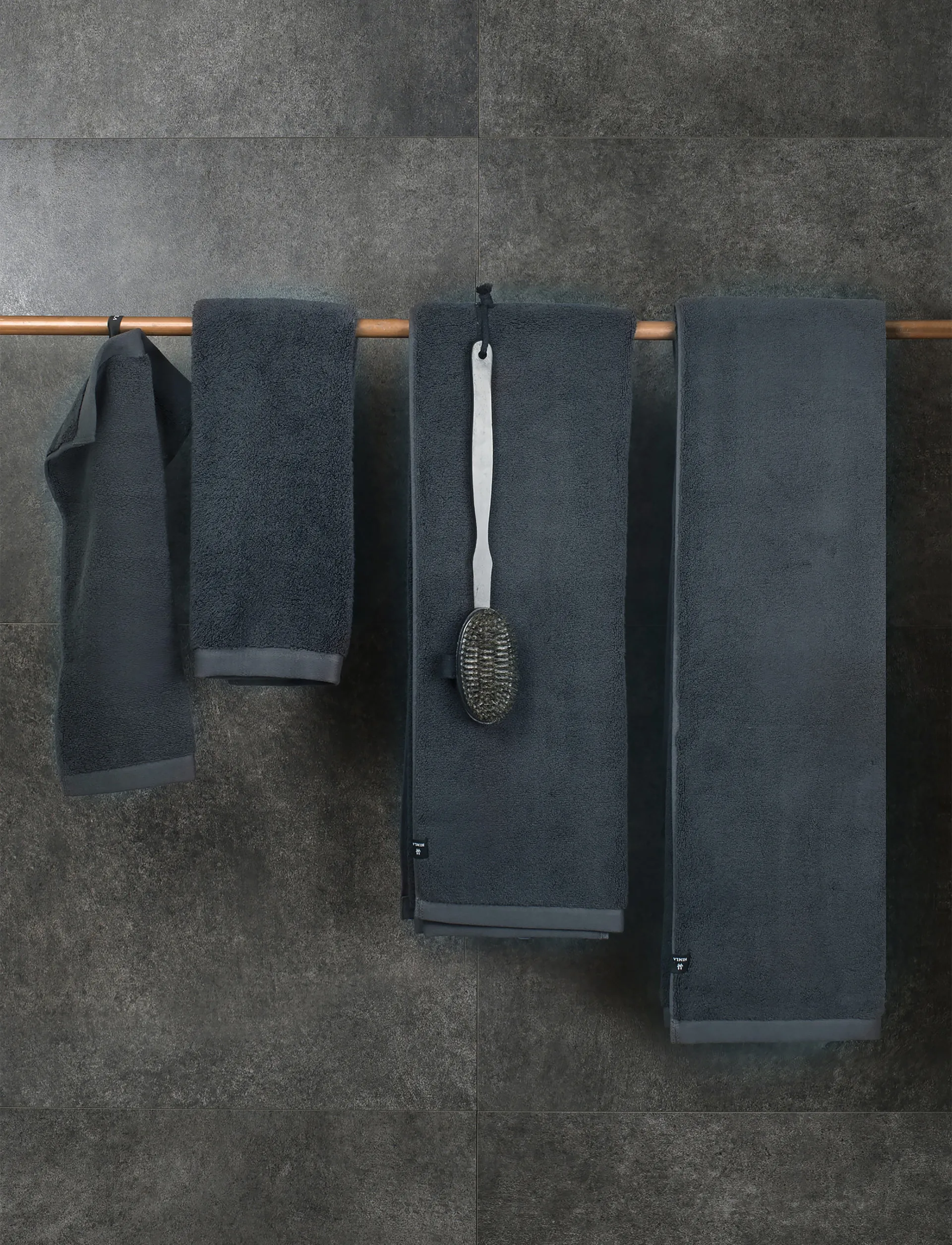 Maxime pyyhe, Silence, 70×140 cm Himla