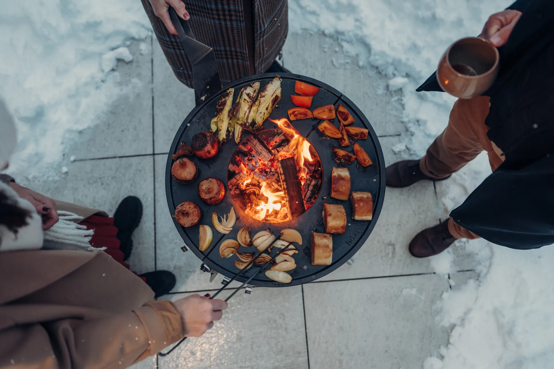 BOWL 57 Plancha paistolevy, Musta Höfats