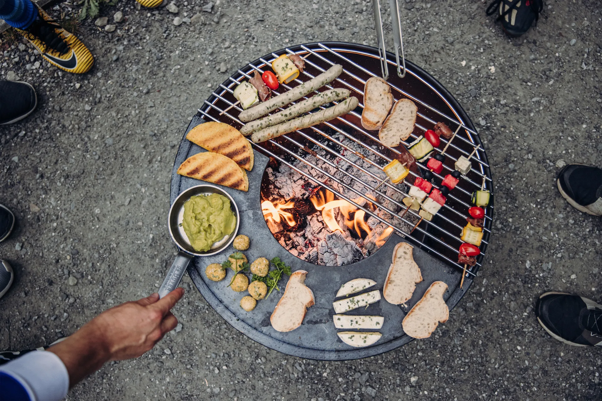 BOWL 57 tulisija, Musta-hopea, tähtijalka Höfats