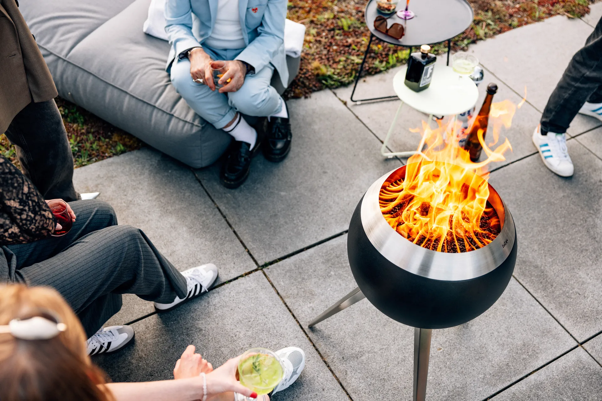 MOON 45 tulisija, Musta-hopea, korkea jalusta Höfats