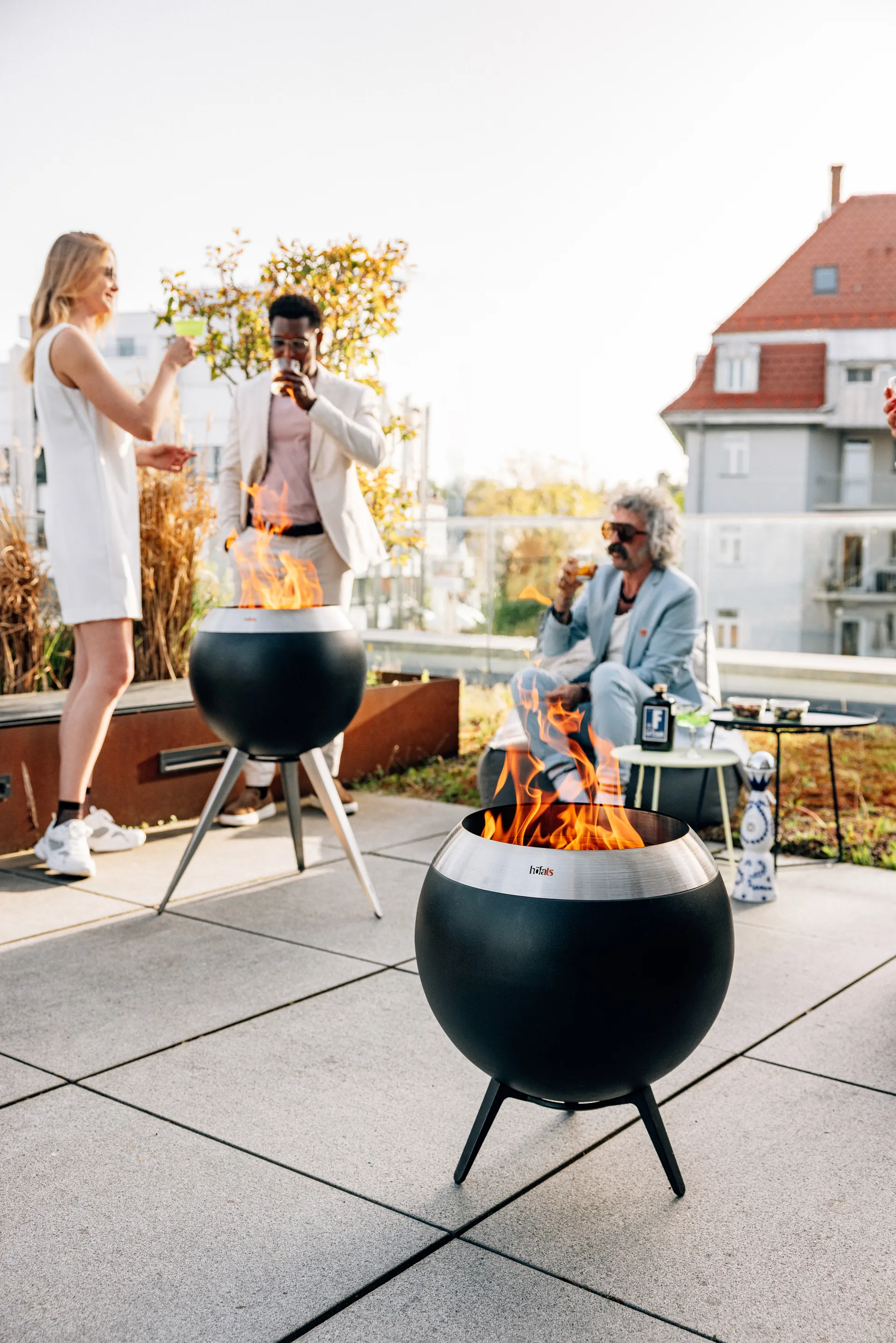 MOON 45 tulisija, Musta-hopea, matala jalusta Höfats