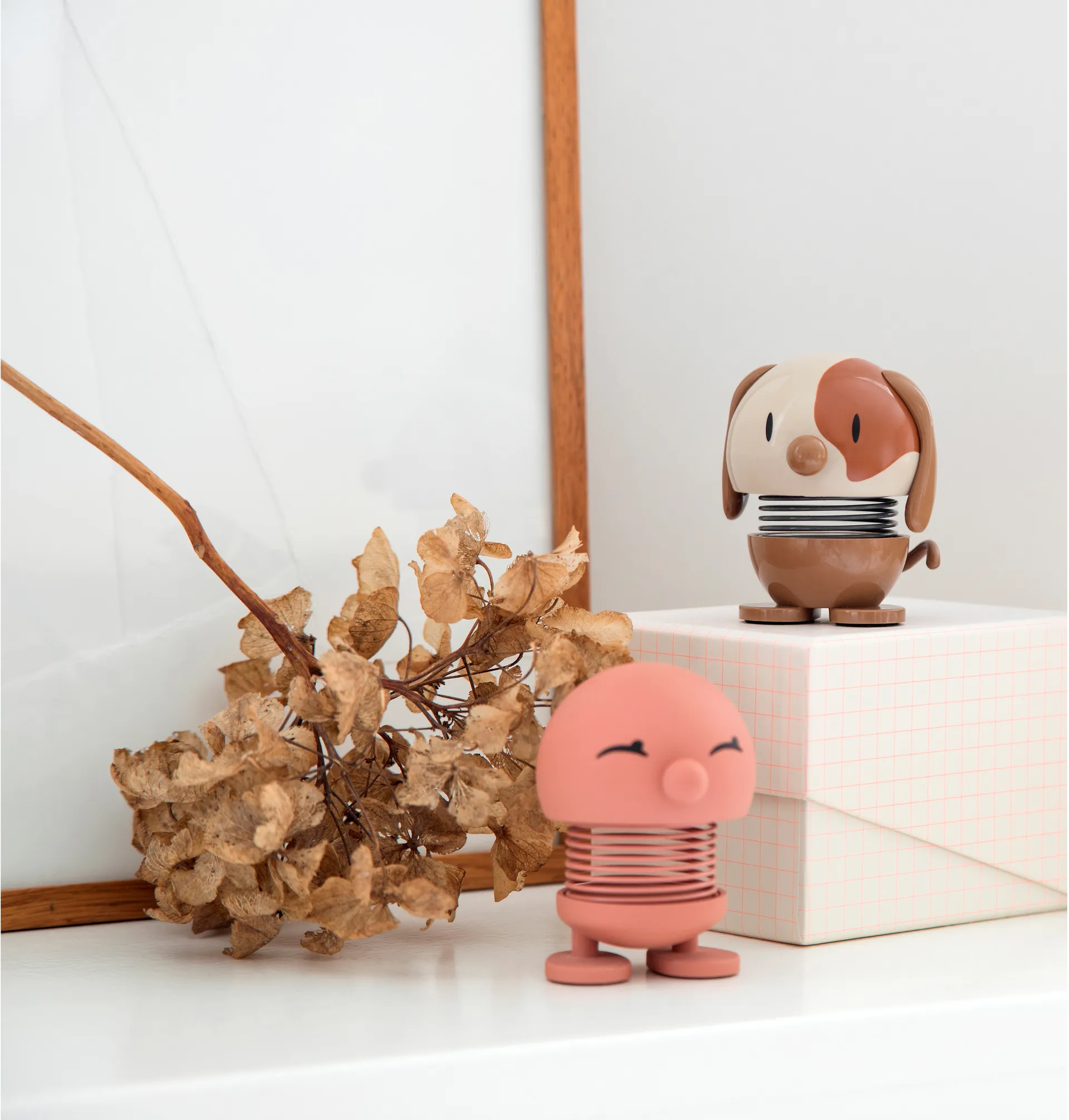 Hoptimist Dog -hahmo 6,9 cm, Brown Hoptimist