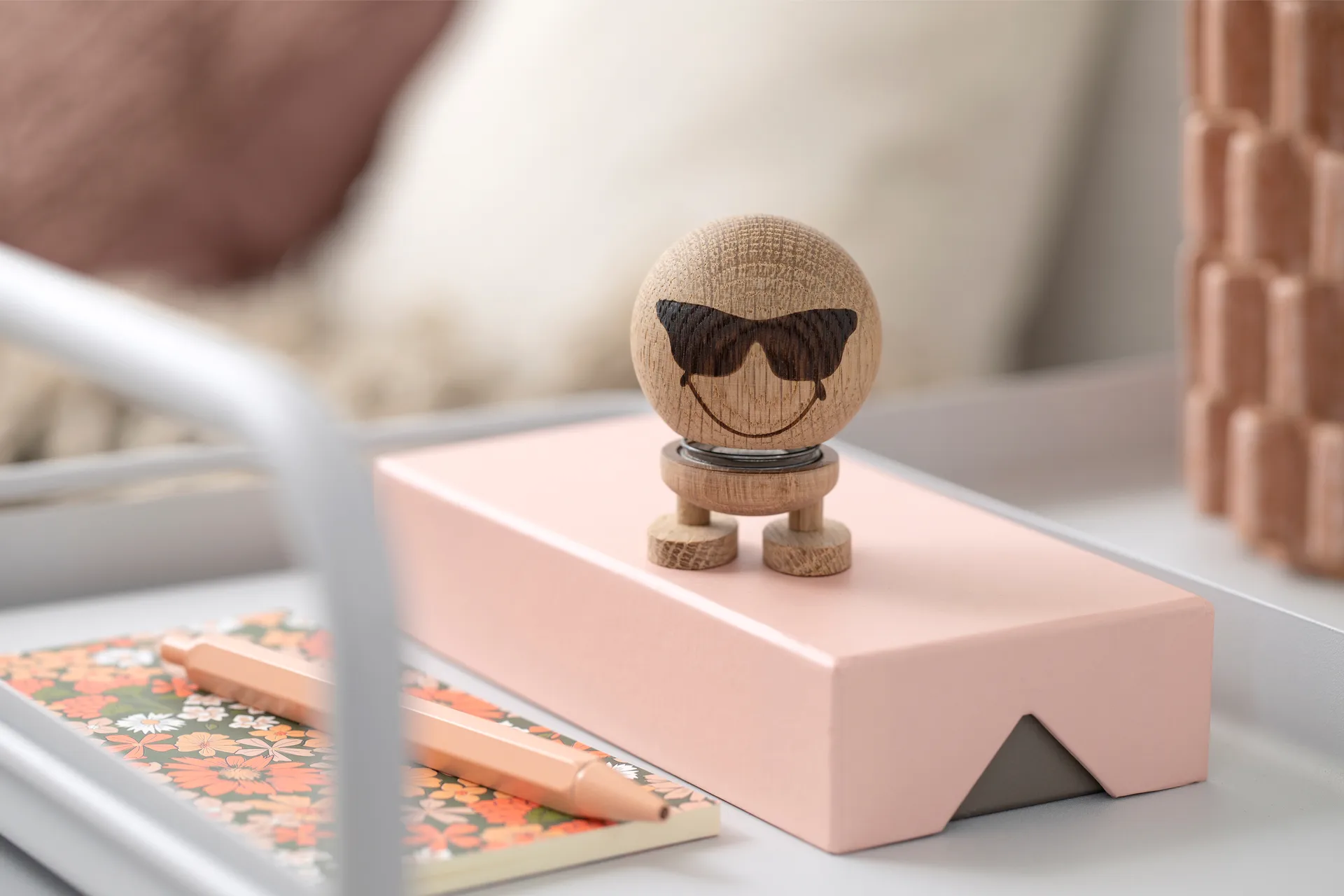 Hoptimist Smiley Cool S hahmo, Raw oak Hoptimist