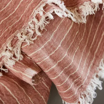 Alice stripe -torkkupeitto 140 x 200 cm - Dusty berry - House Doctor