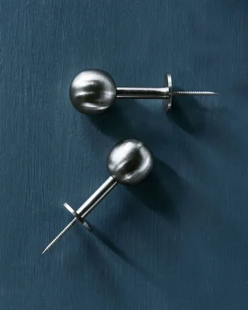 Ball koukku 2 kpl - Hopea viimeistely, Ø8x4 cm - House Doctor