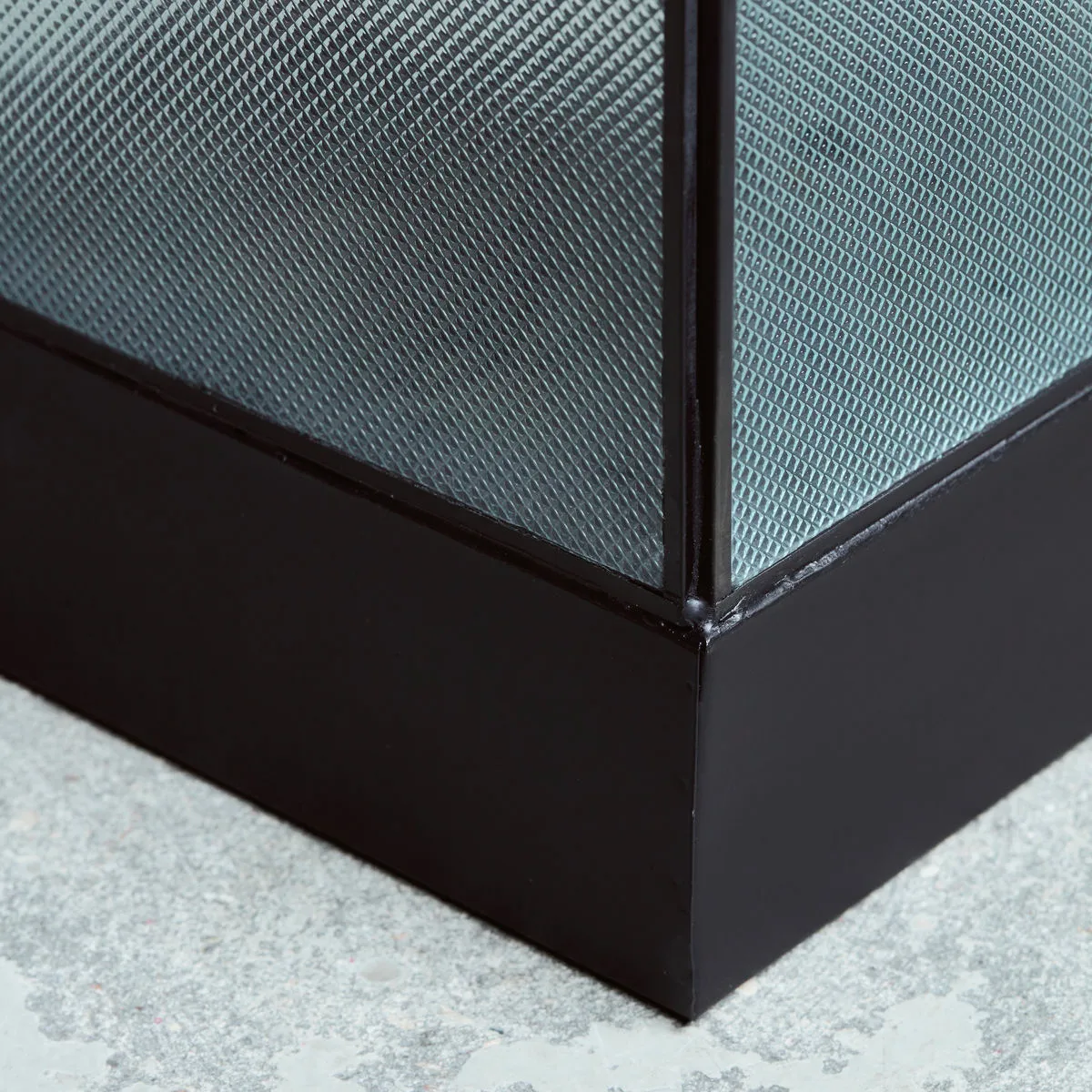 Blaze lyhty 40 cm, Musta antiikkiesine House Doctor