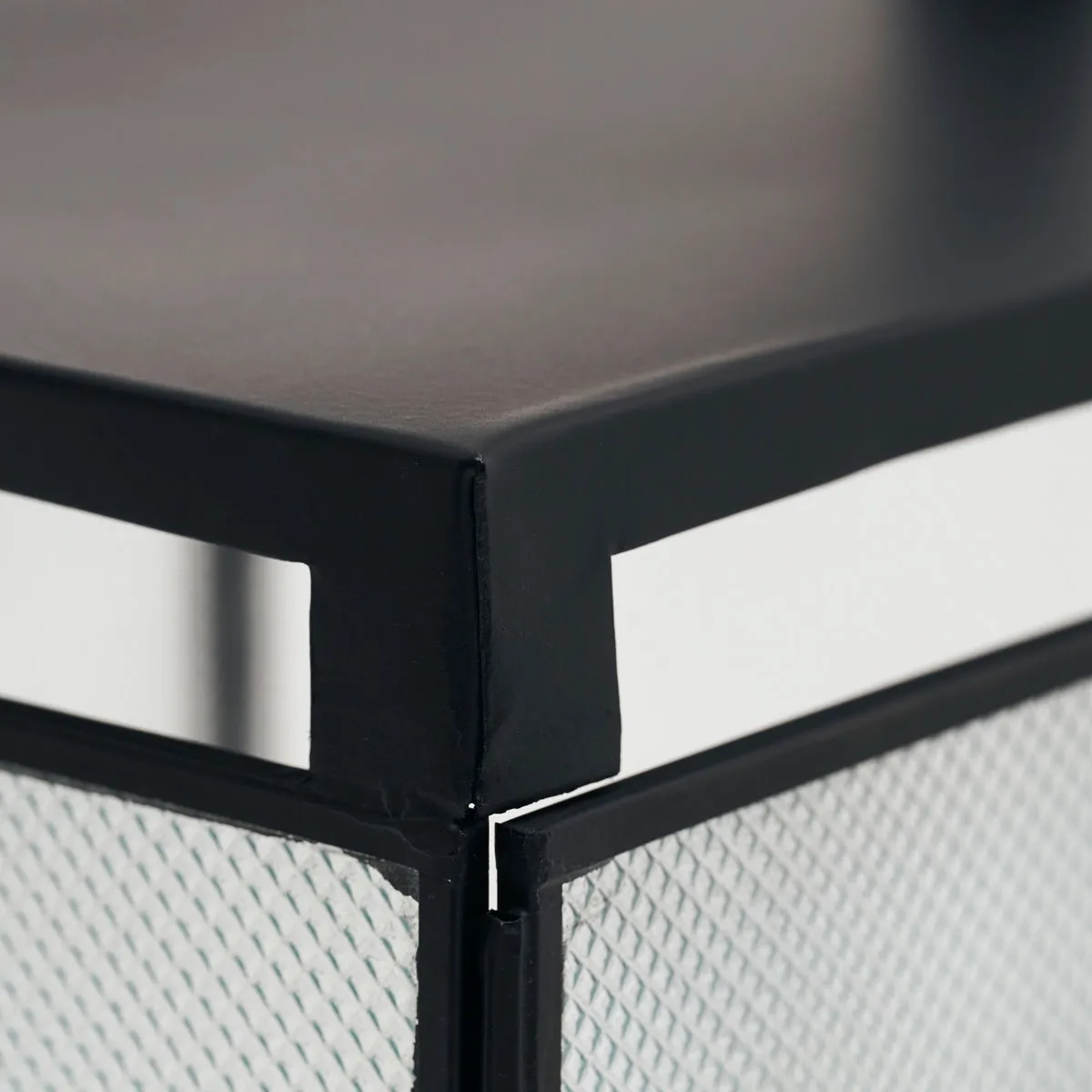 Blaze lyhty 40 cm, Musta antiikkiesine House Doctor