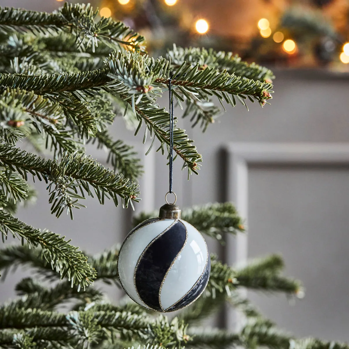 Coil joulupallo Ø8 cm 4 kpl, Musta-valkoinen House Doctor