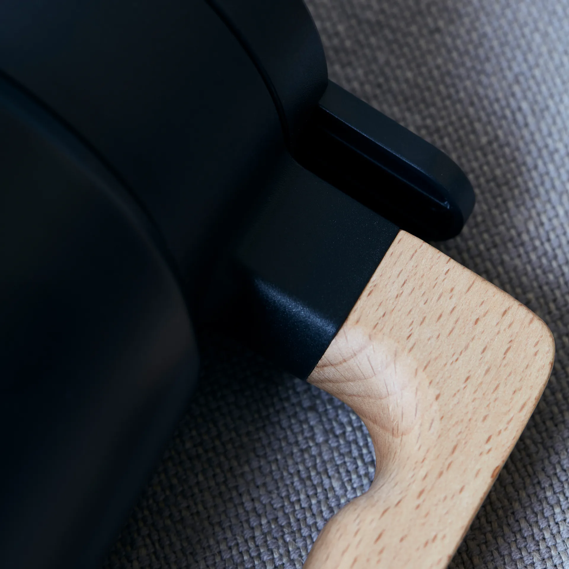 Cole termoskannu 1,8 L, Musta House Doctor