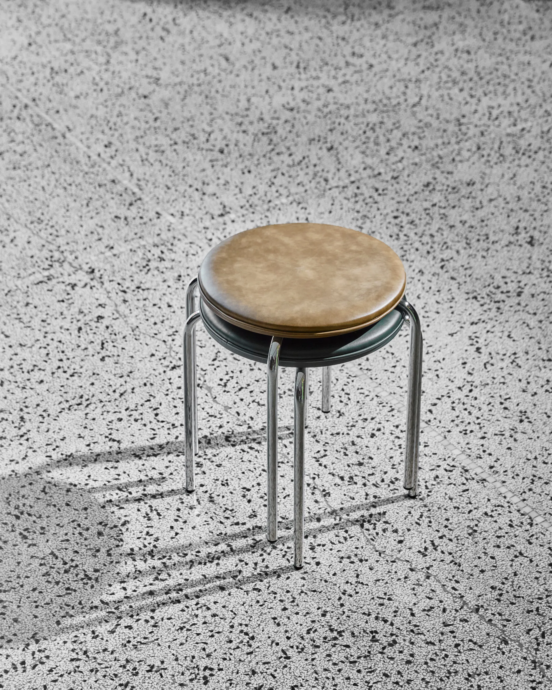 Comma jakkara, Khaki House Doctor