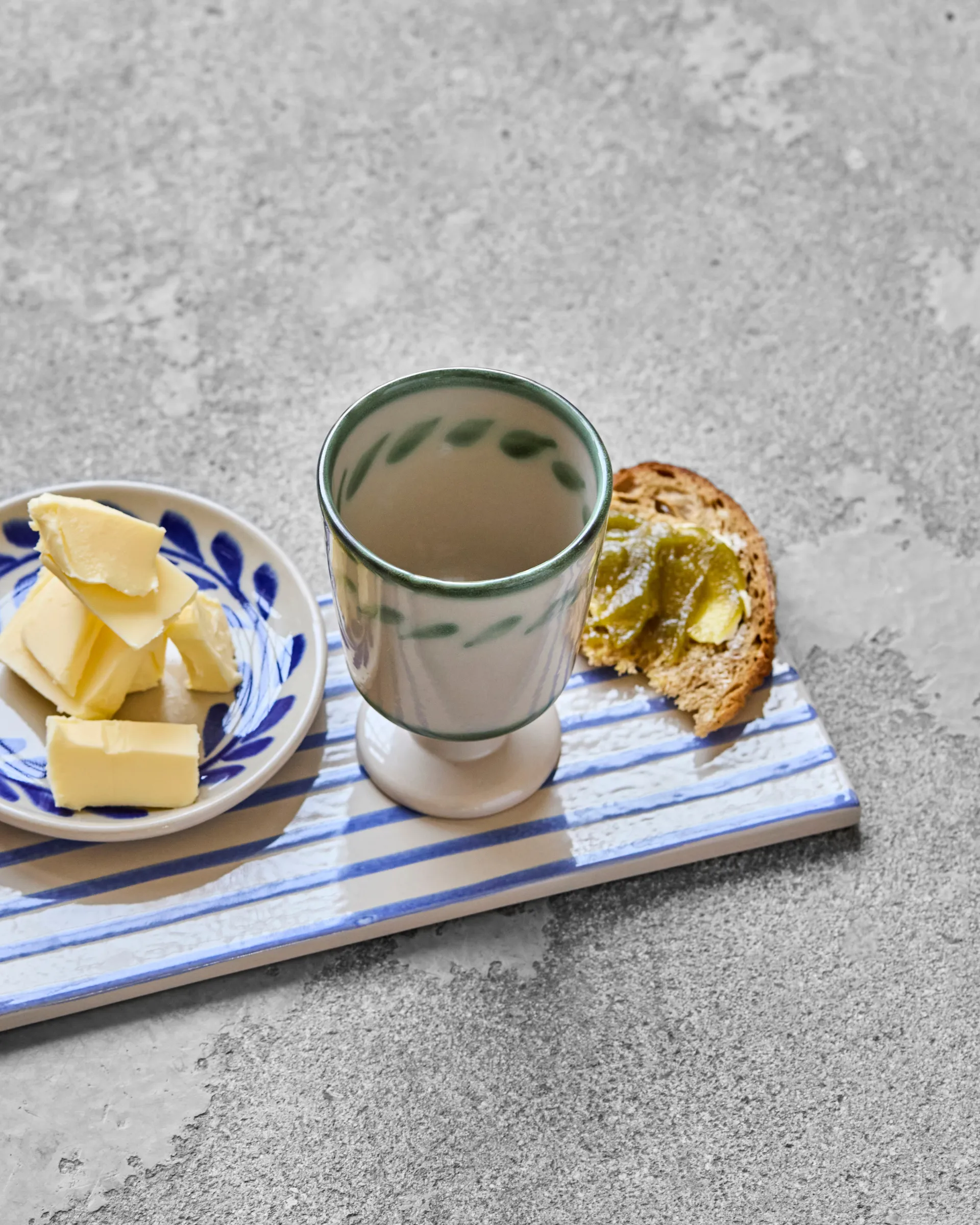 Diva muki jalalla 25 cl 2-pack, Off white-vihreä House Doctor