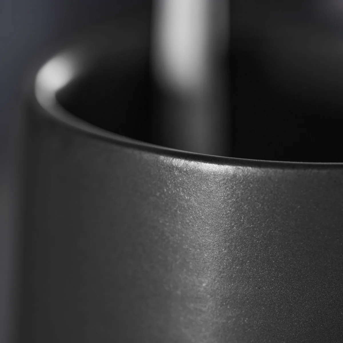 Edga hammasharjateline, Musta House Doctor