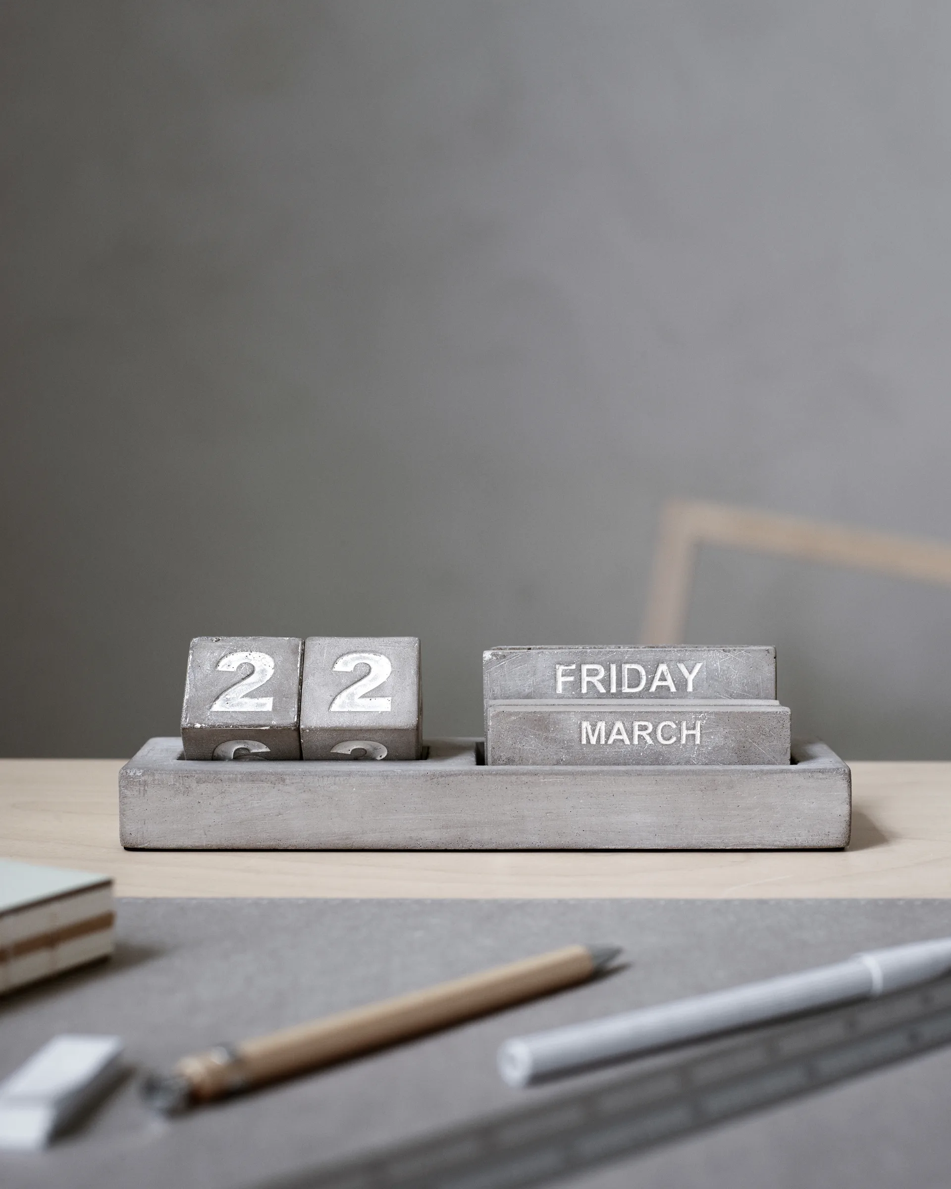 Eternity kalenteri, Harmaa House Doctor