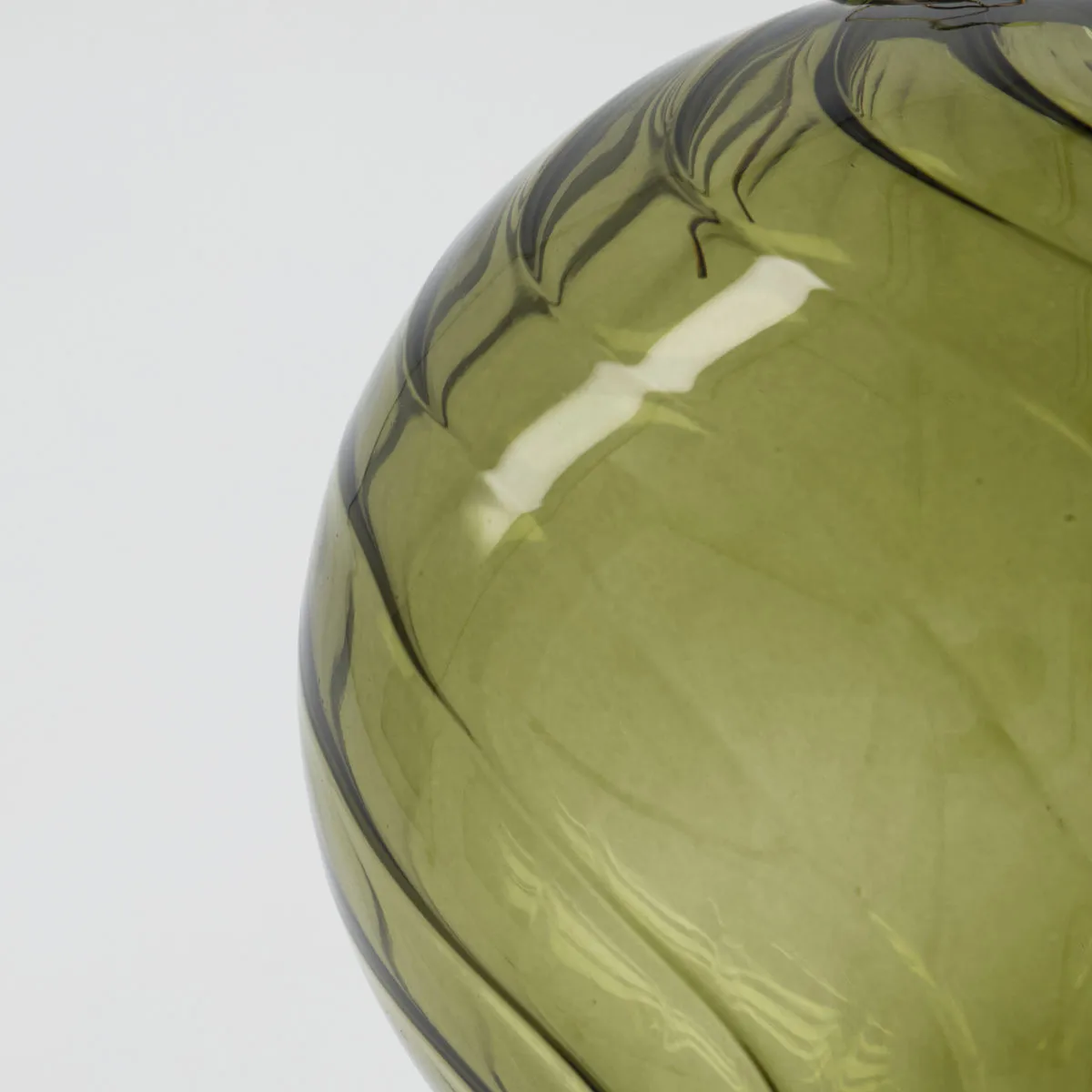 Fluted joulukuusenpallo 10 cm, Vihreä House Doctor