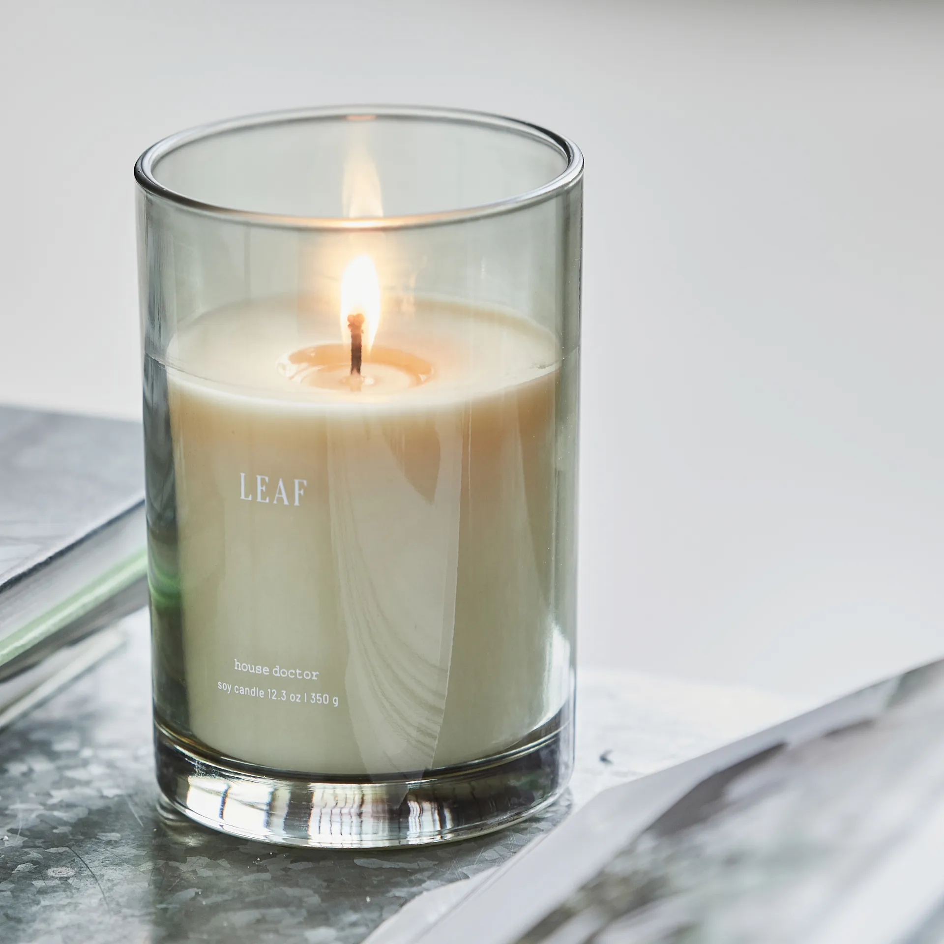 Leaf tuoksukynttilä 50 tuntia, Vihreä House Doctor
