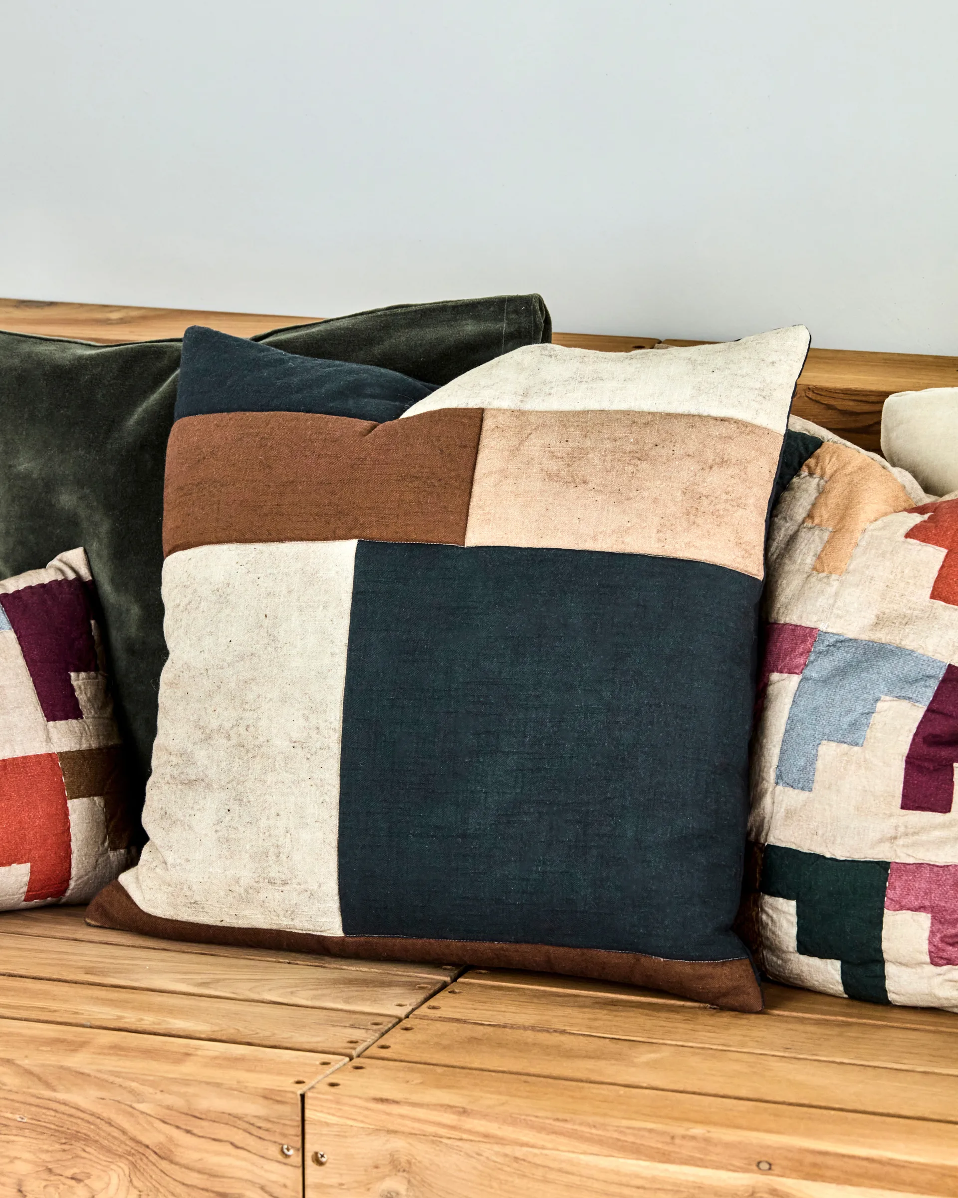 Patch tyynynpäällinen 50x50 cm, Musta hiekka ruskea House Doctor