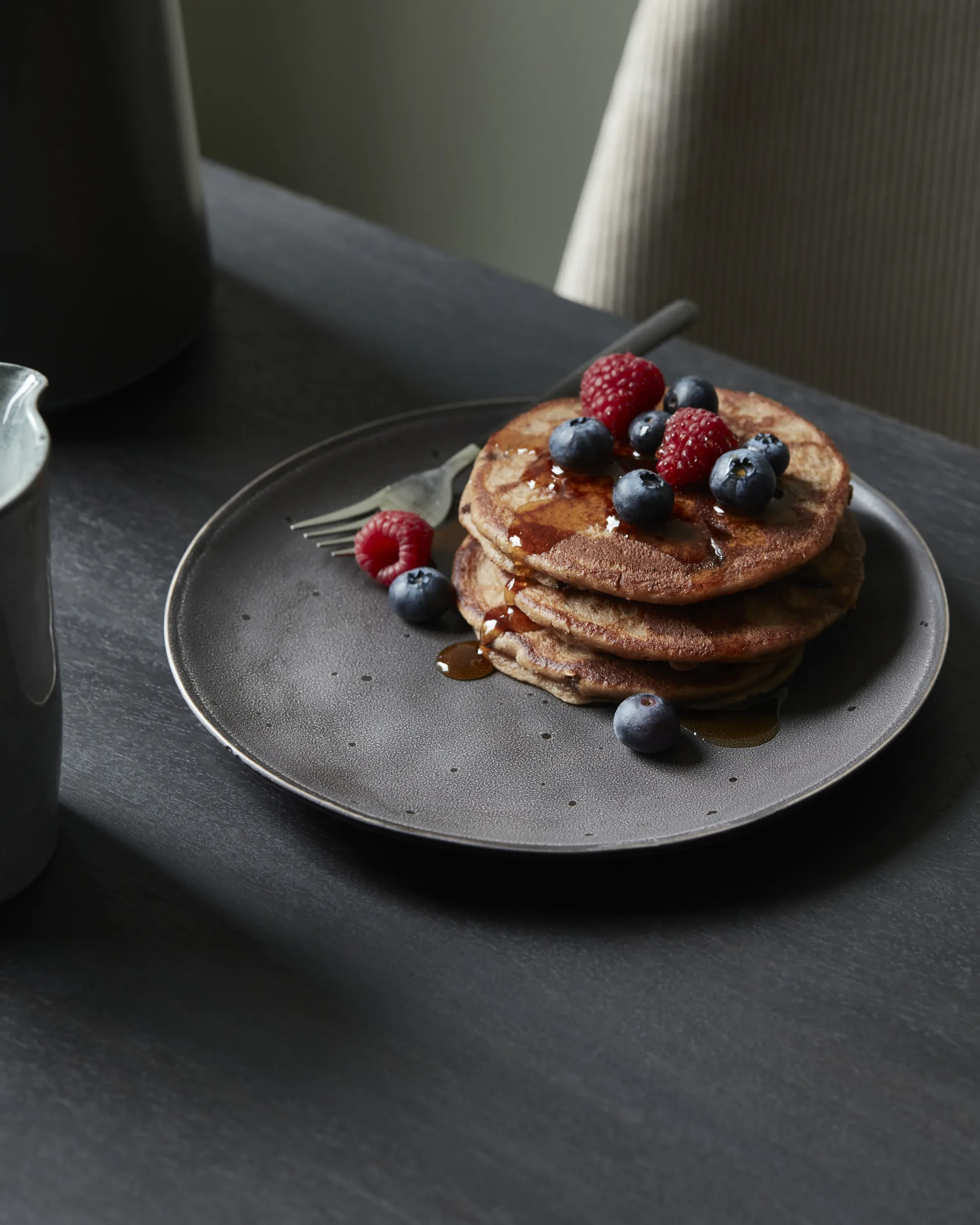 Rustic brunch kit 12 osaa, Tummanharmaa House Doctor