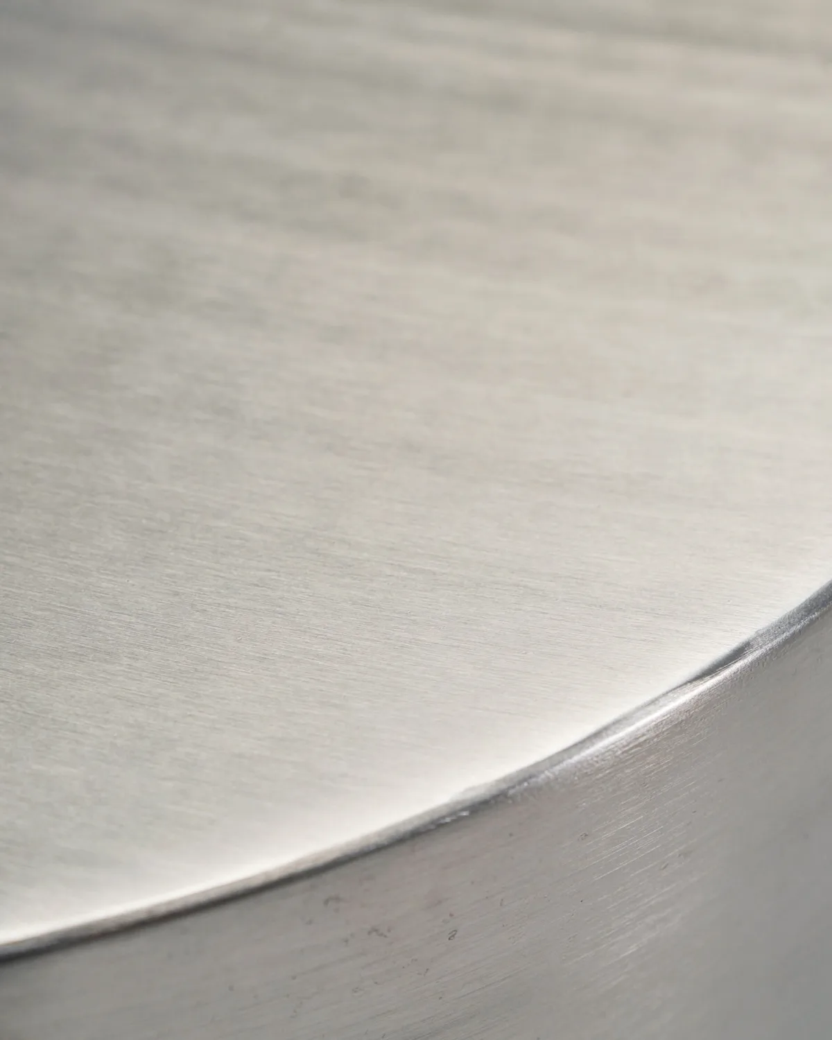 Step sivupöytä, Harjattu hopea House Doctor