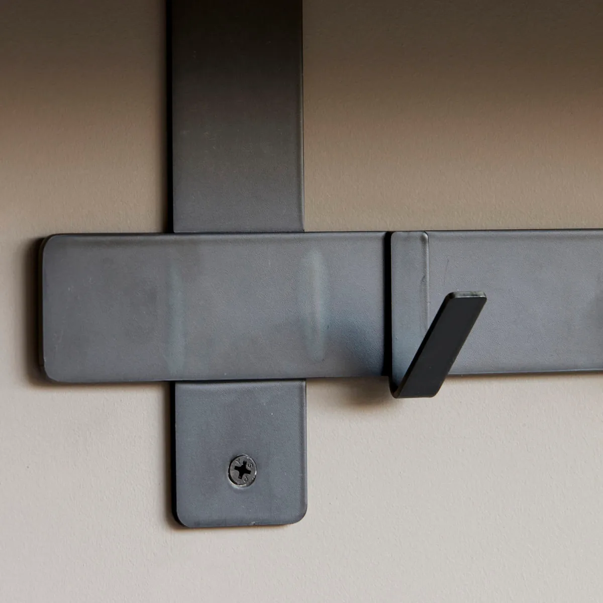 Tag hattuhylly 80 cm, Musta House Doctor