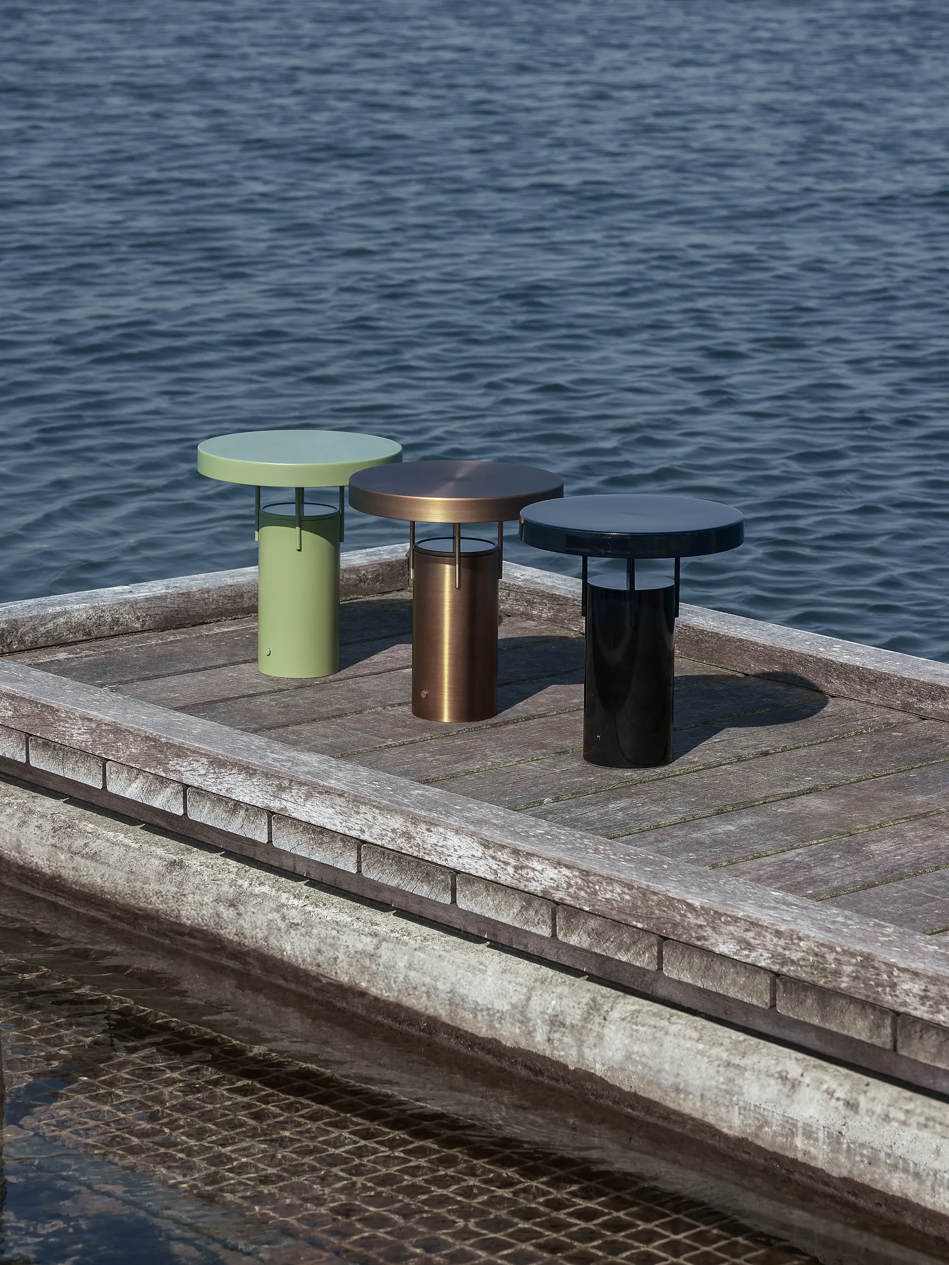 BringMe kannettava pöytävalaisin, Burnished brass. Hübsch Interior