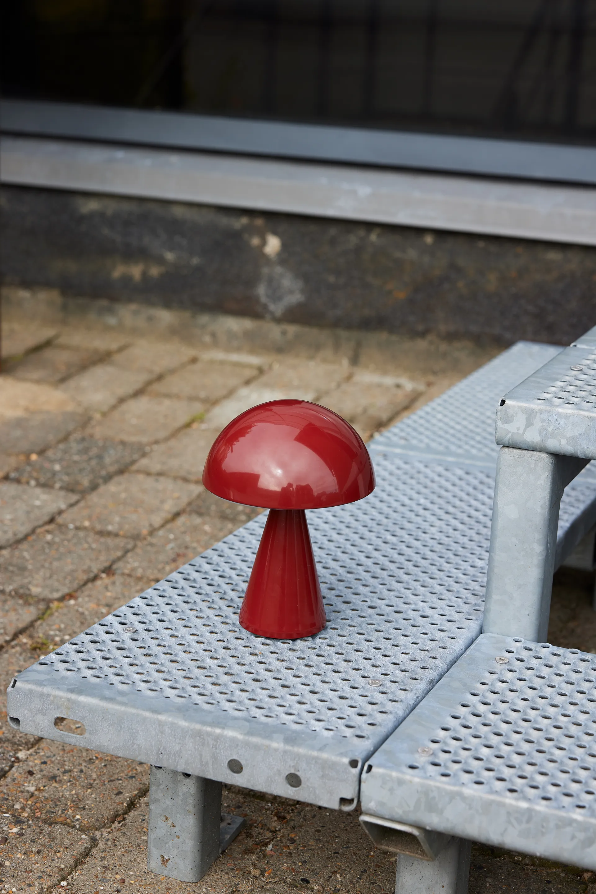 Mush kannettava pöytävalaisin, Punainen Hübsch Interior