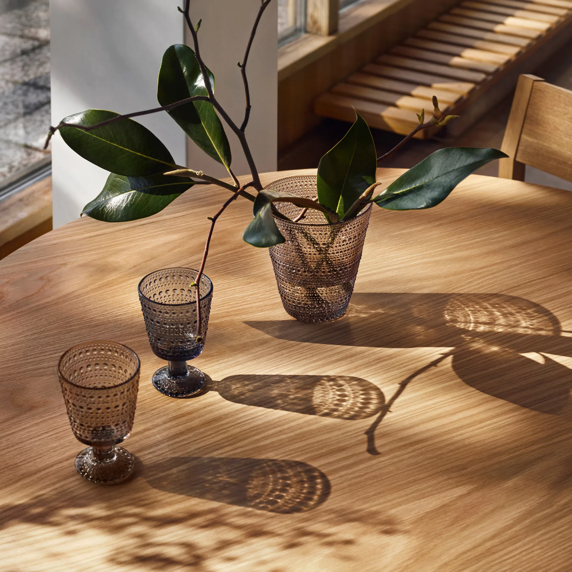 Kastehelmi viskilasi jalallinen 26 cl 2 kpl, Tummanharmaa Iittala