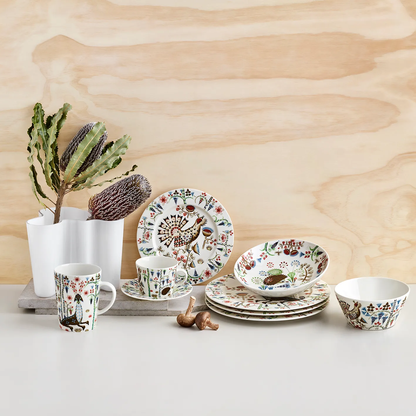 Taika Siimes leipälautanen 22 cm, Valkoinen Iittala