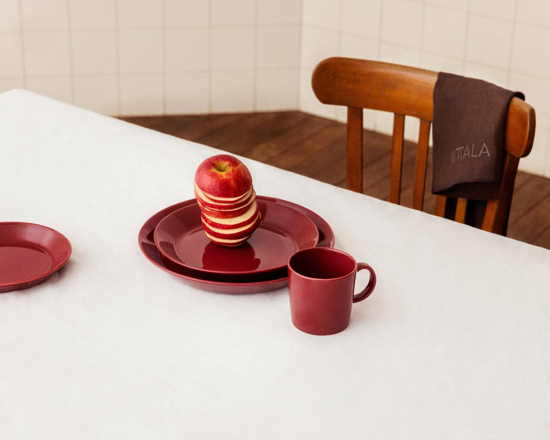Teema lautanen Ø21 cm, Kirsikka Iittala