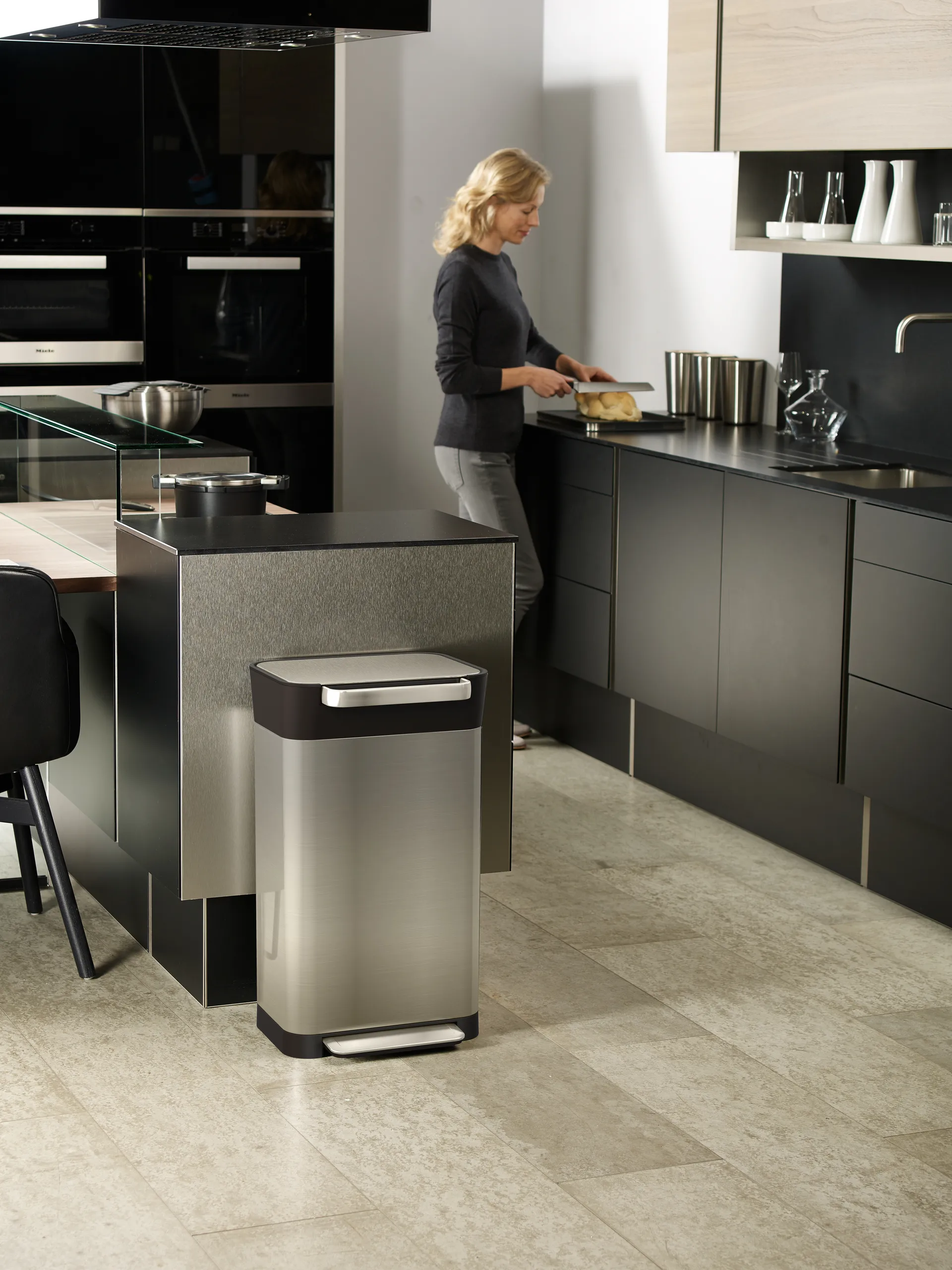 Joseph Joseph Titan jätepuristin poljettava roskis 30 L, Ruostumaton teräs Joseph Joseph