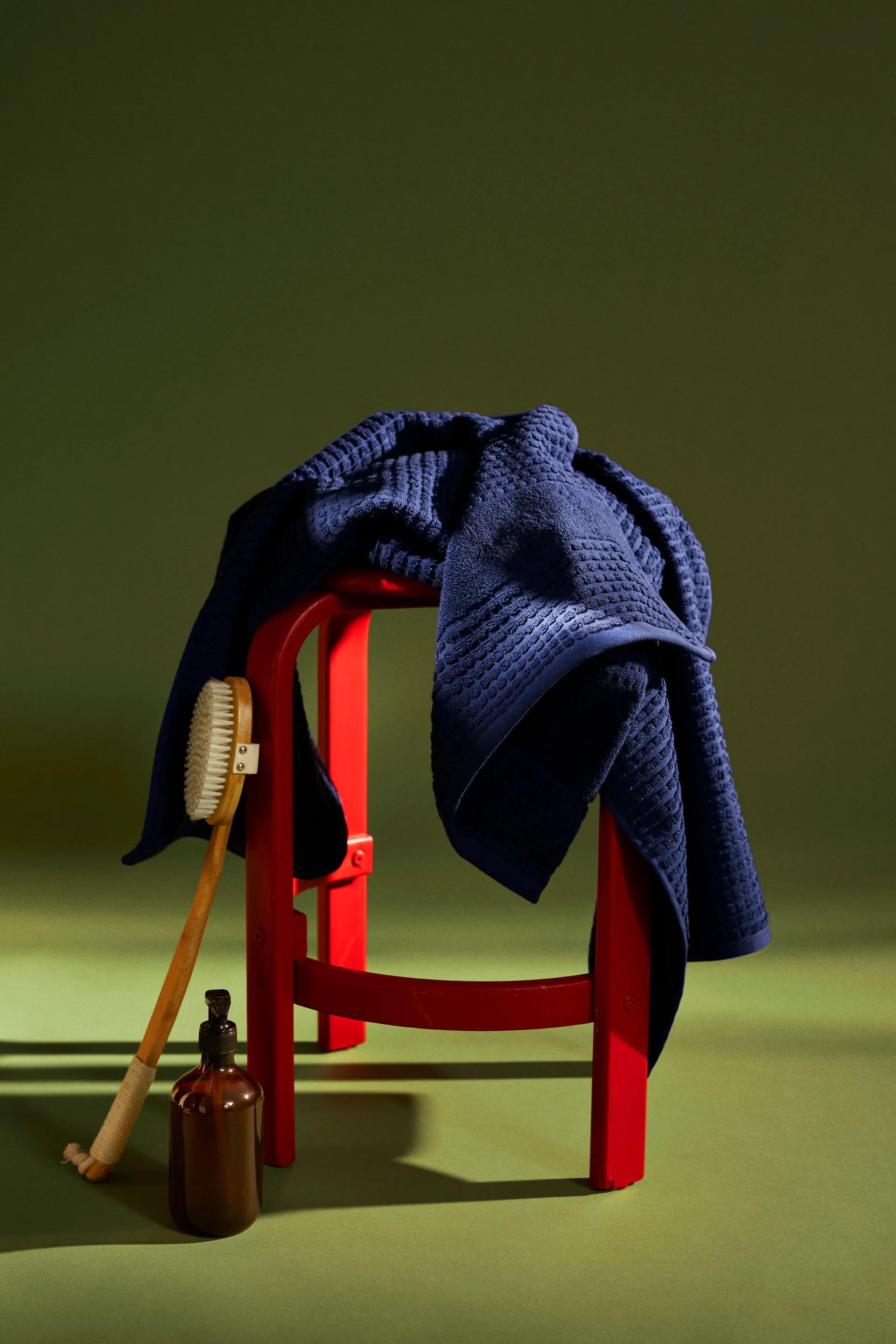 Check pyyhe 50x100 cm, Tummansininen Juna