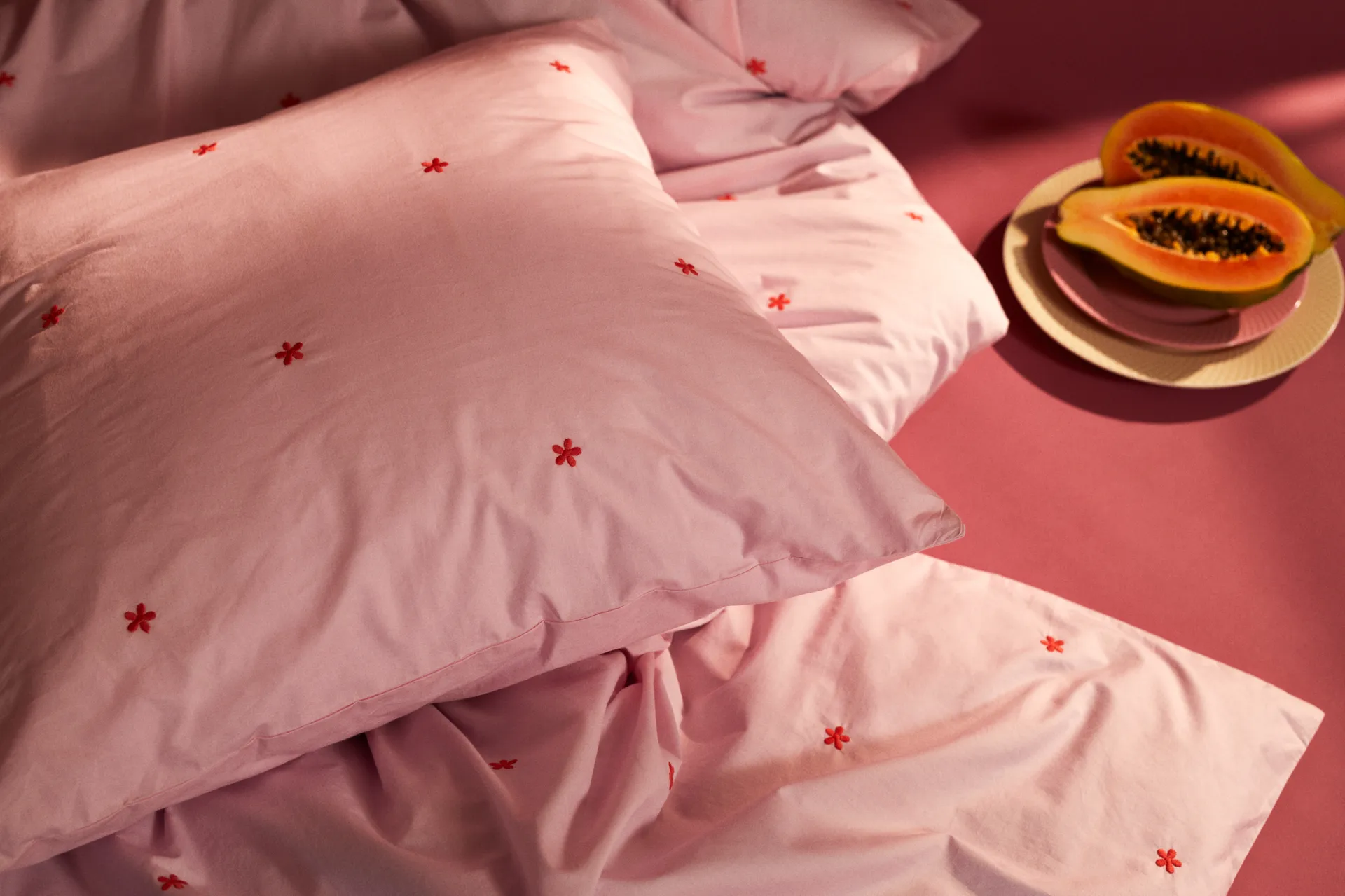 Daisy vuodesetti 150x210 cm., Pinkki-punainen Juna