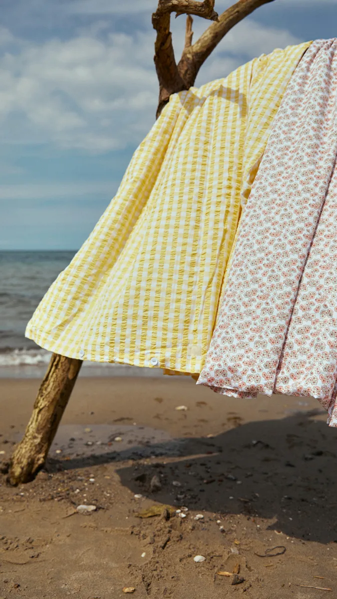 Pleasantly vuodevaatesetti 220x220 cm, Valkea-vaaleanpunainen Juna