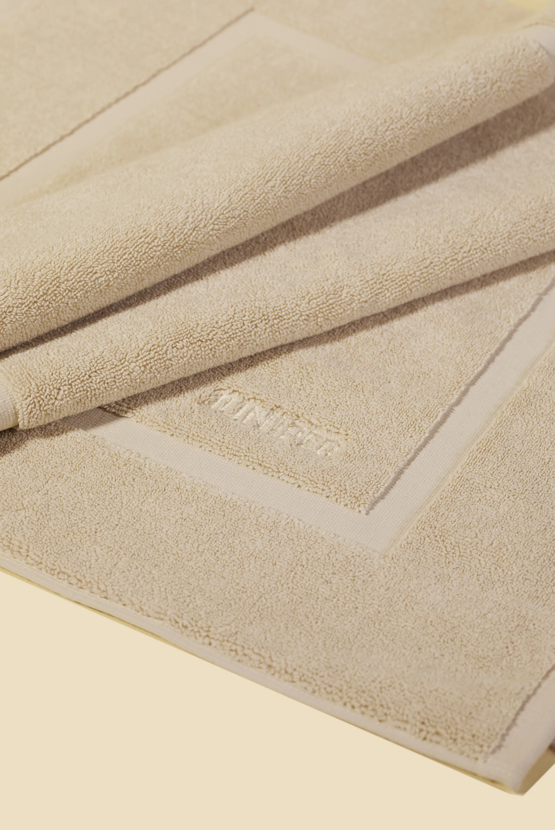 Juniper kylpyhuoneen matto 50 x 80 cm, Beach Sand Juniper