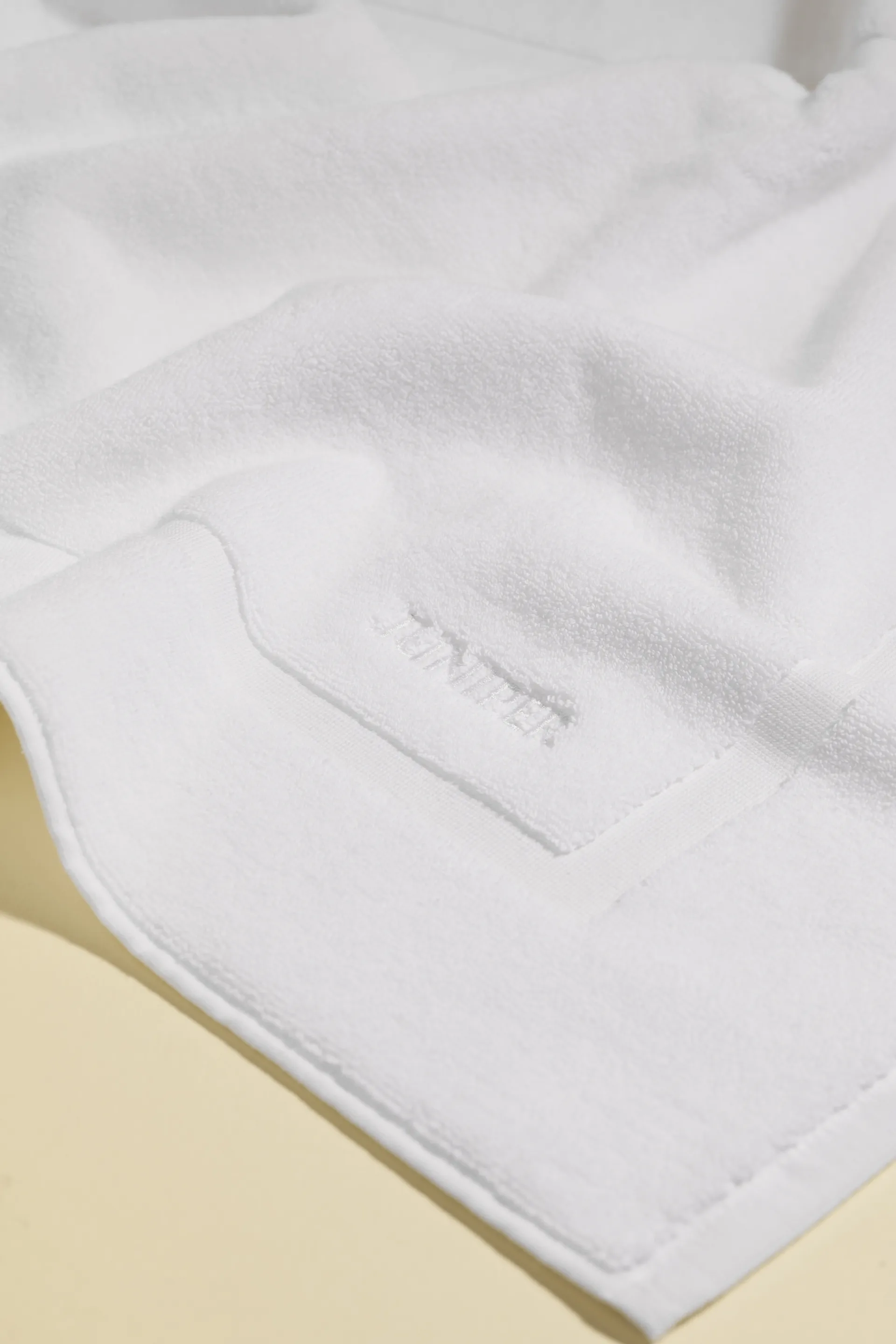 Juniper kylpyhuoneen matto 50 x 80 cm, Snow White Juniper