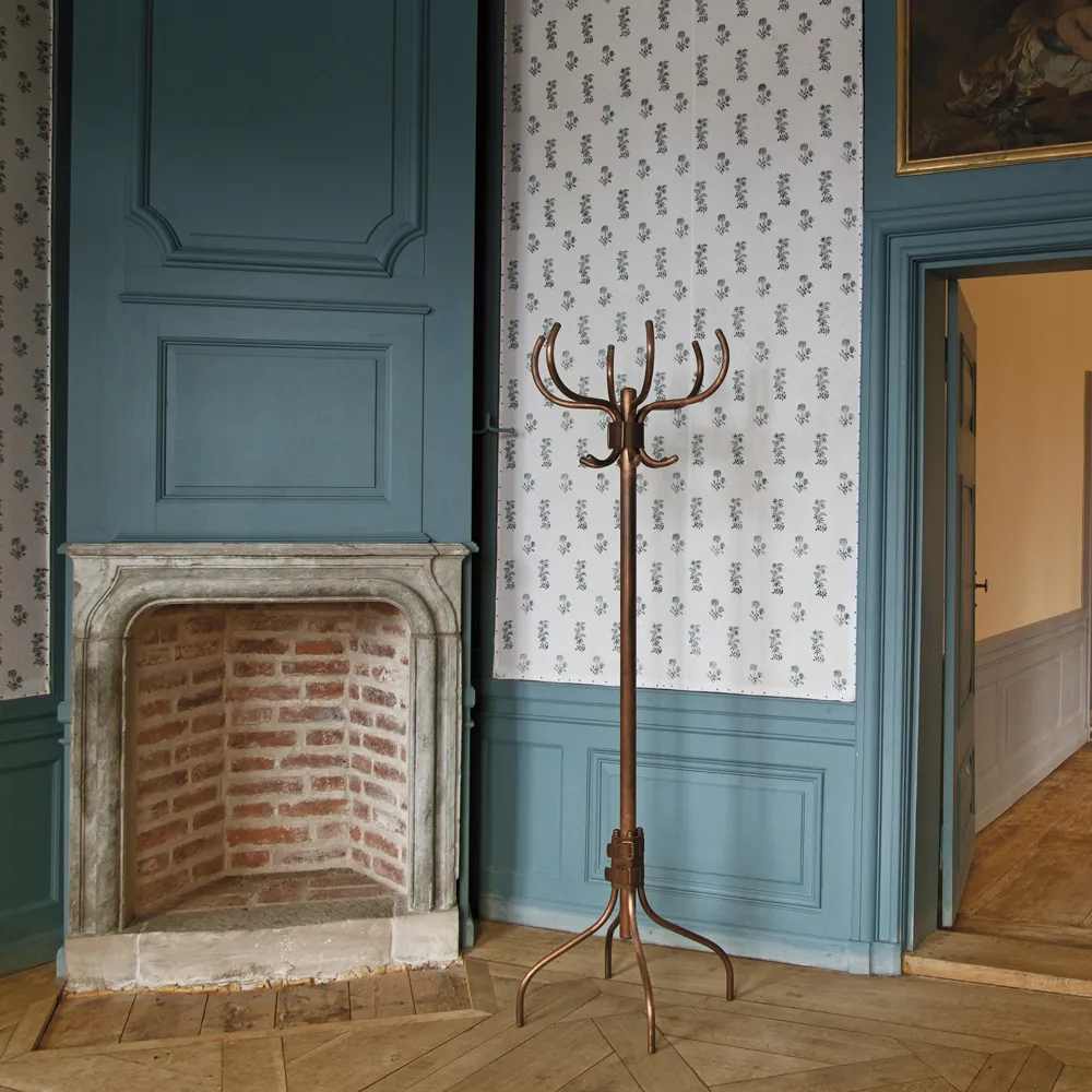 Babe vaateteline, Valkoinen musta nahkavyö Källemo