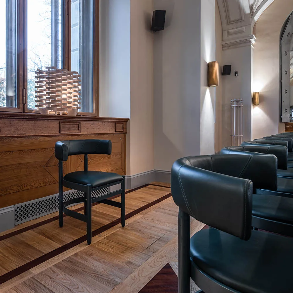 Botero käsinojallinen tuoli, Nahka Tärnsjö 8800 luonnollinen lakattu saarni jalusta Källemo